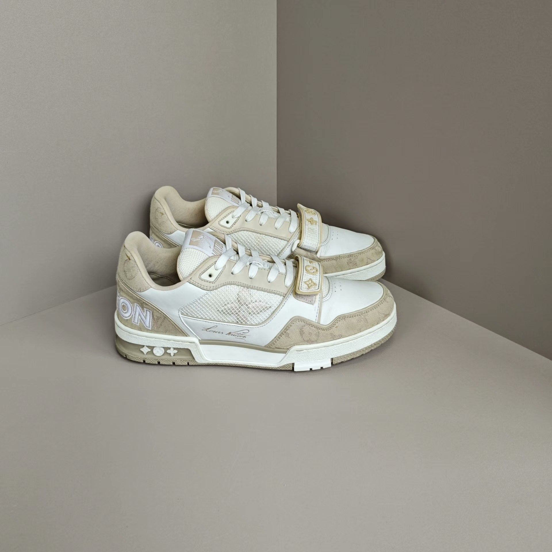 Louis Vuitton Louis Vuitton Training Beige Lowtop Sneakers 8 Men Size US 8 / EU 41 - 4 Thumbnail