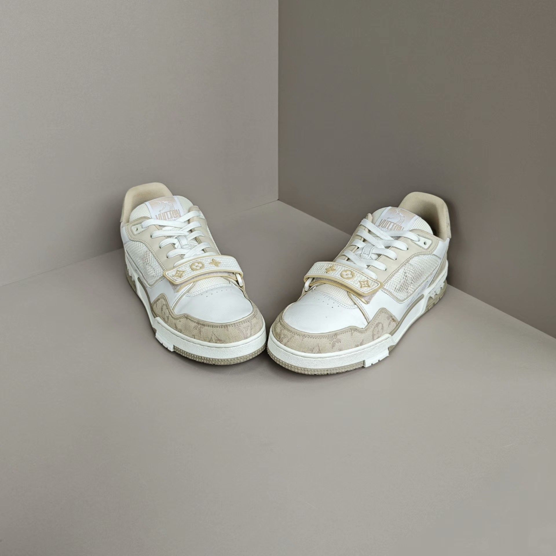 Louis Vuitton Louis Vuitton Training Beige Lowtop Sneakers 8 Men Size US 8 / EU 41 - 2 Thumbnail