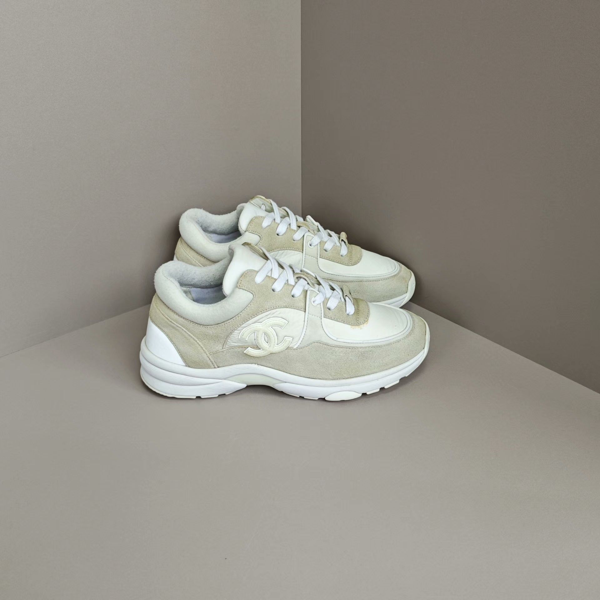 Chanel Chanel Casual Lowtop Sneakers us_6 Women Size US 6 / IT 36 - 4 Thumbnail