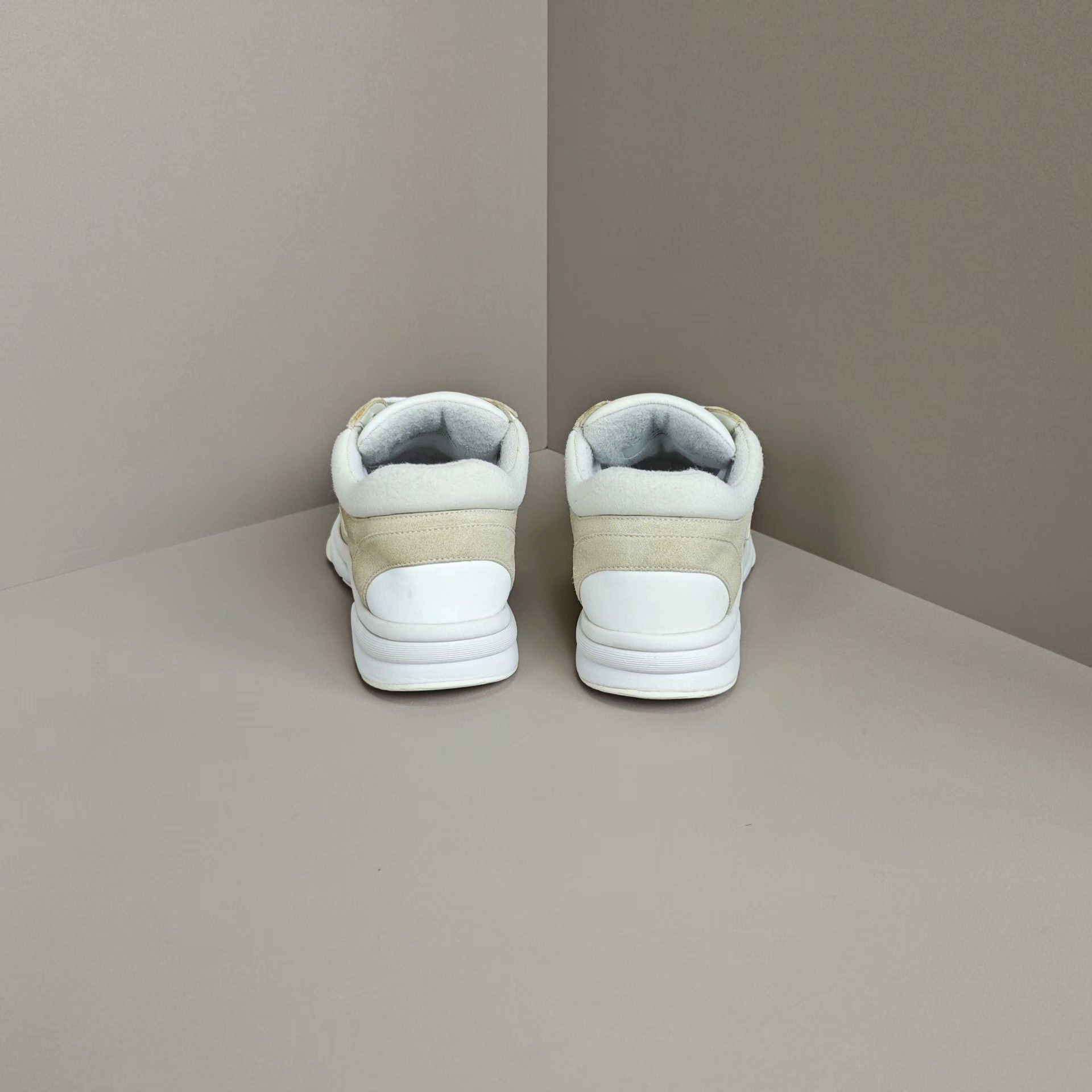 Chanel Chanel Casual Lowtop Sneakers us_6 Women Size US 6 / IT 36 - 3 Thumbnail