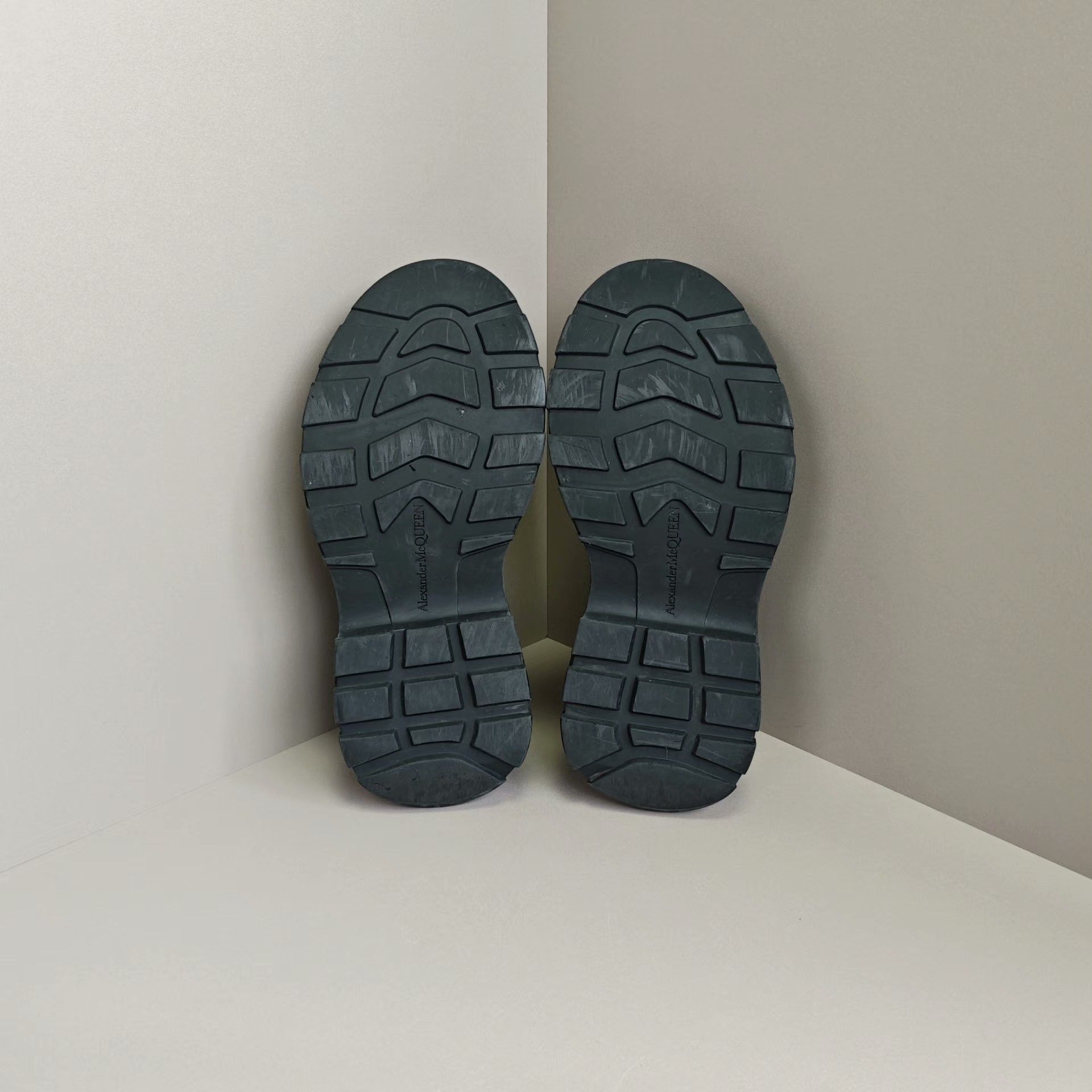 Alexander McQueen Alexander McQueen Lowtop Sneakers us_6 Women Size US 6 / IT 36 - 5 Thumbnail