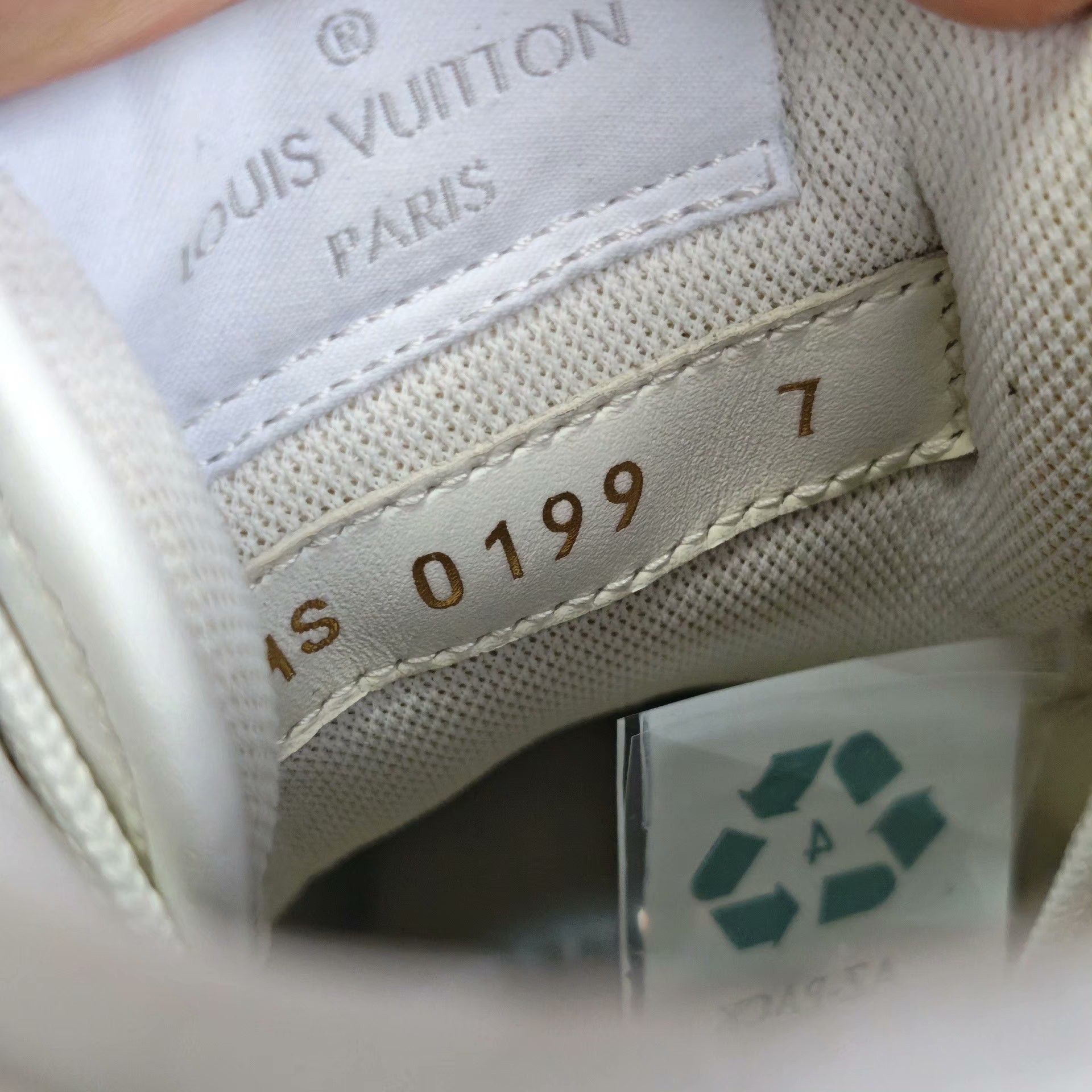 Louis Vuitton Louis Vuitton Hitop Sneakers 8 Men Size US 8 / EU 41 - 6 Thumbnail