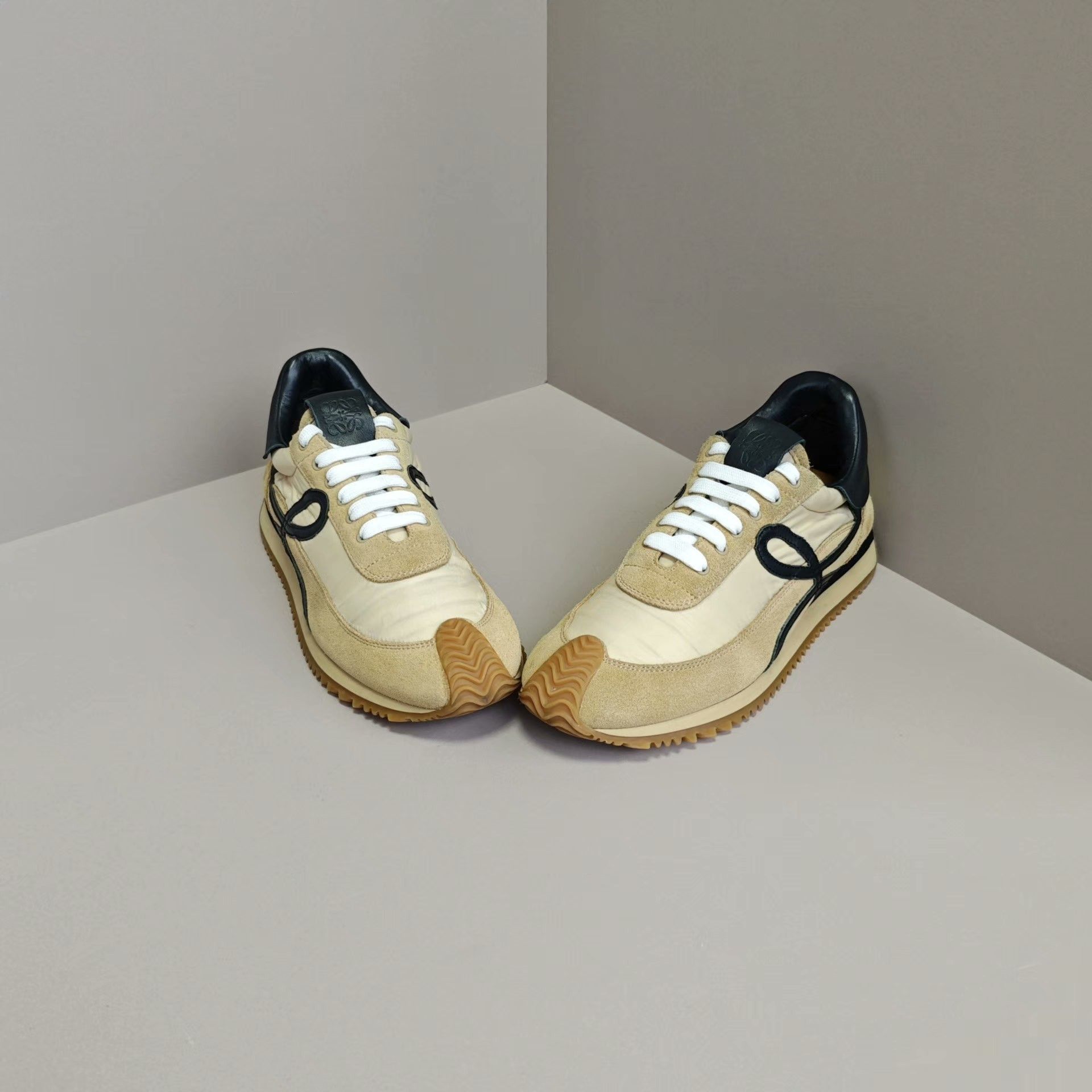 Loewe Loewe Running Lowtop Sneakers us_8 Women Size US 8 / IT 38 - 2 Thumbnail