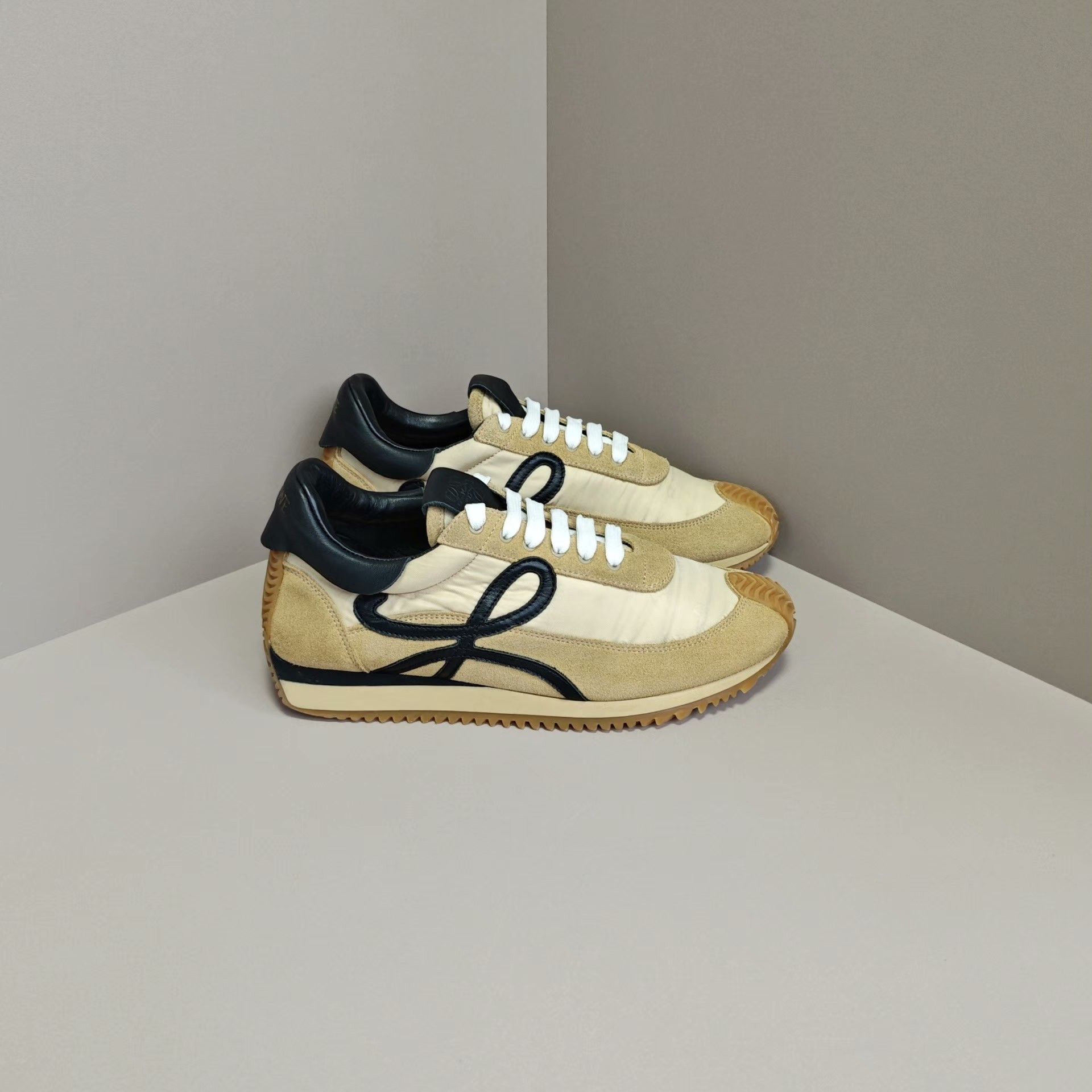 Loewe Loewe Running Lowtop Sneakers us_8 Women Size US 8 / IT 38 - 4 Thumbnail