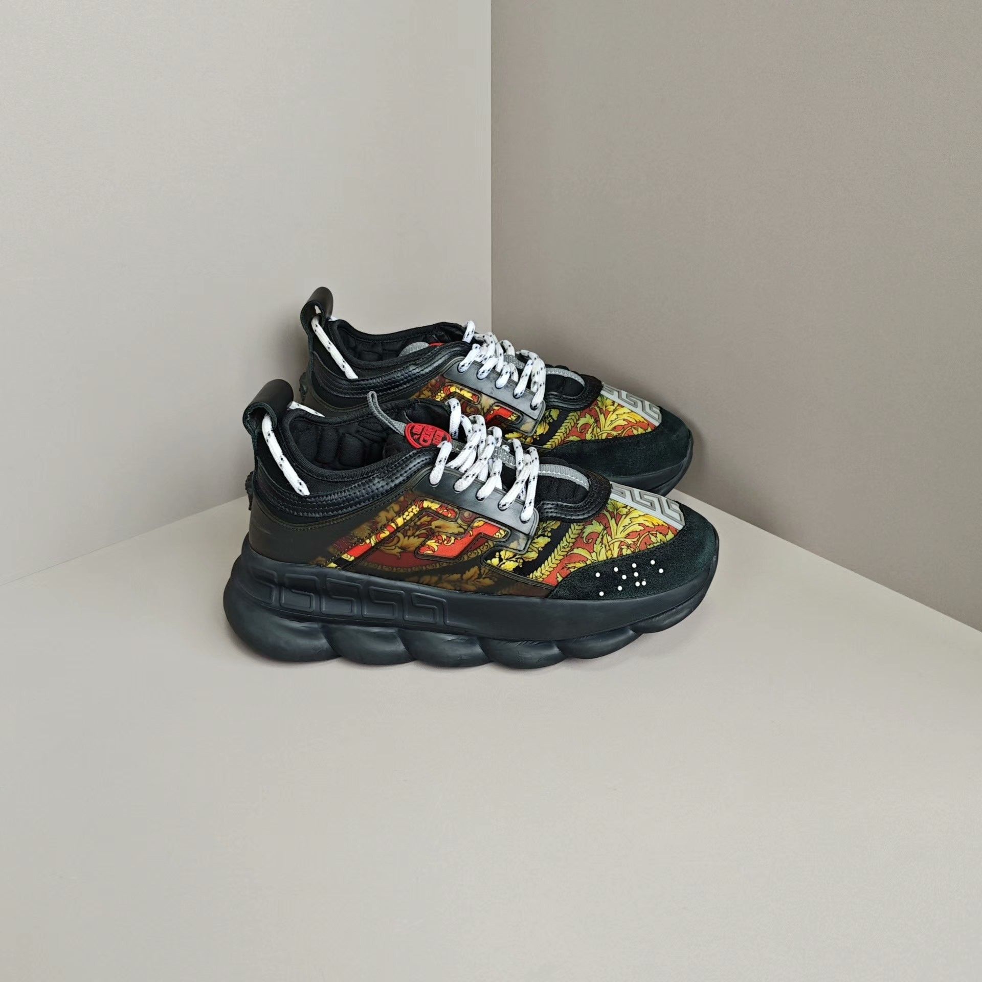 Versace Versace Lowtop Sneakers 6 Men Size US 6 / EU 39 - 4 Thumbnail
