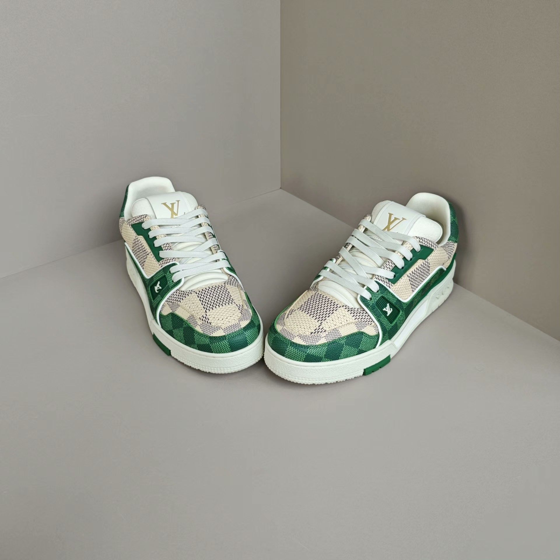 Louis Vuitton Louis Vuitton Training Green Lowtop Sneakers 7 Men Size US 7 / EU 40 - 2 Thumbnail