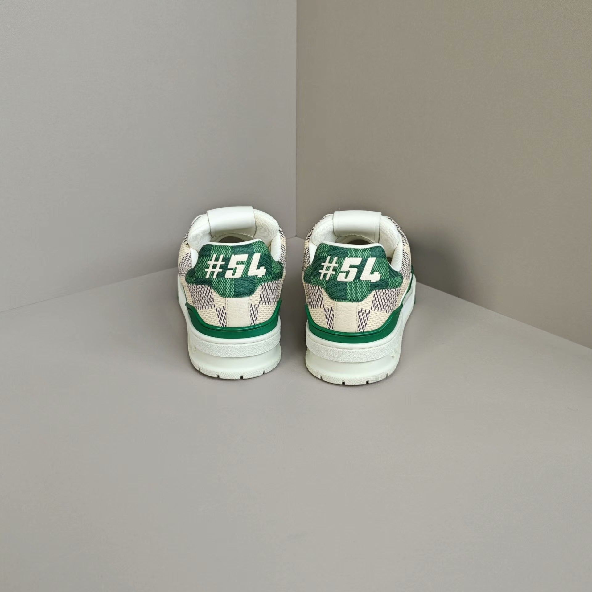 Louis Vuitton Louis Vuitton Training Green Lowtop Sneakers 7 Men Size US 7 / EU 40 - 3 Thumbnail