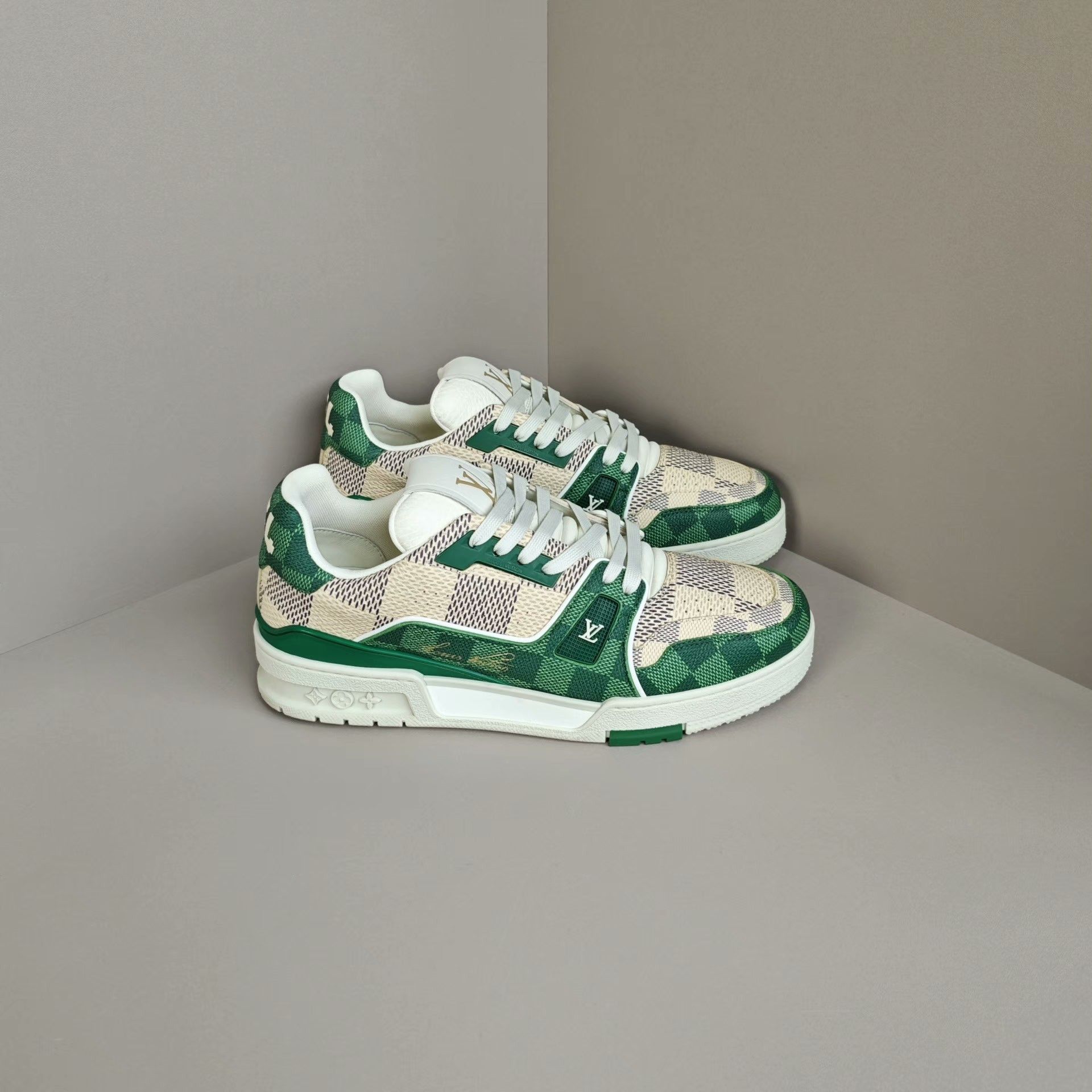 Louis Vuitton Louis Vuitton Training Green Lowtop Sneakers 7 Men Size US 7 / EU 40 - 4 Thumbnail