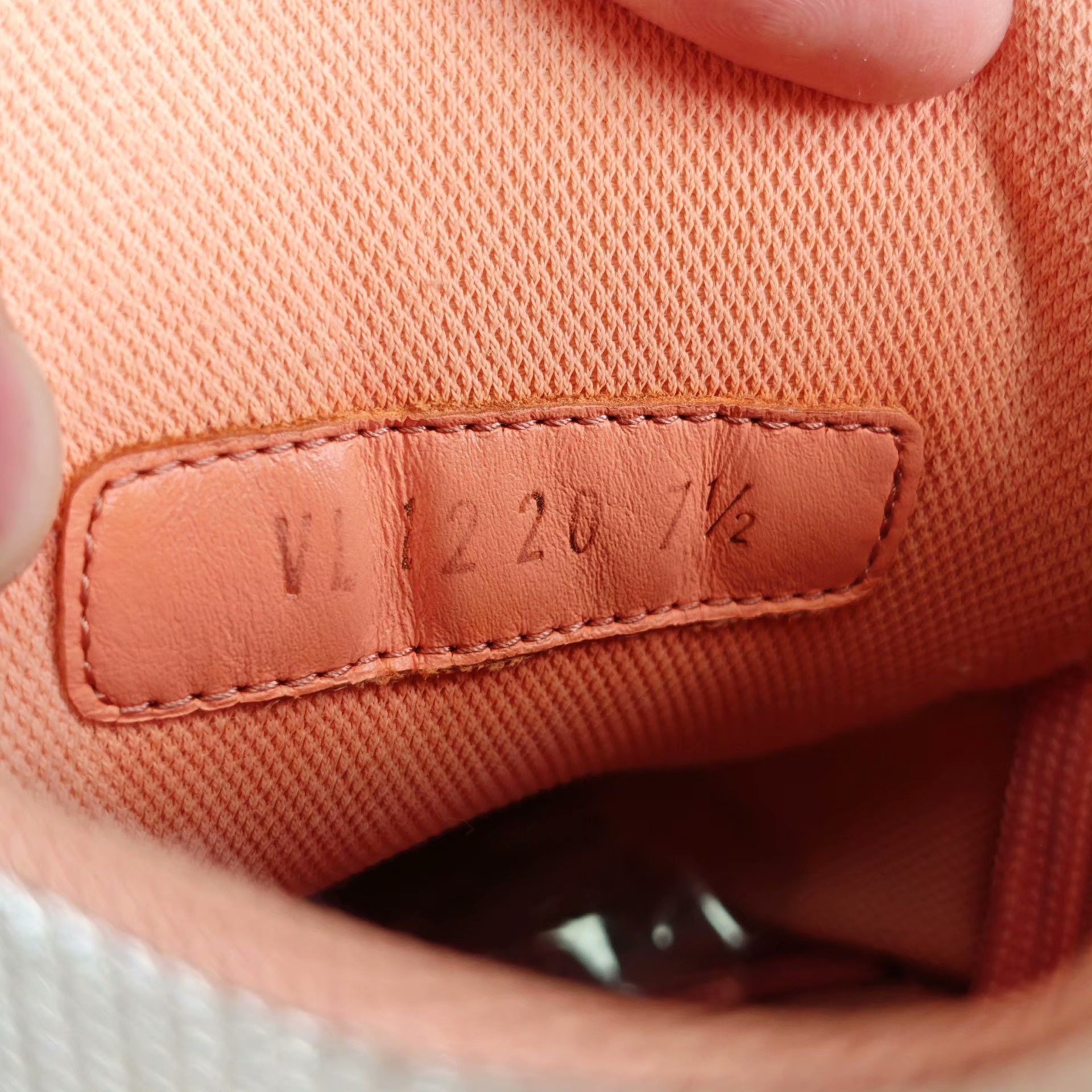 Louis Vuitton Louis Vuitton Training Pink Lowtop Sneakers 8 Men Size US 8 / EU 41 - 6 Thumbnail