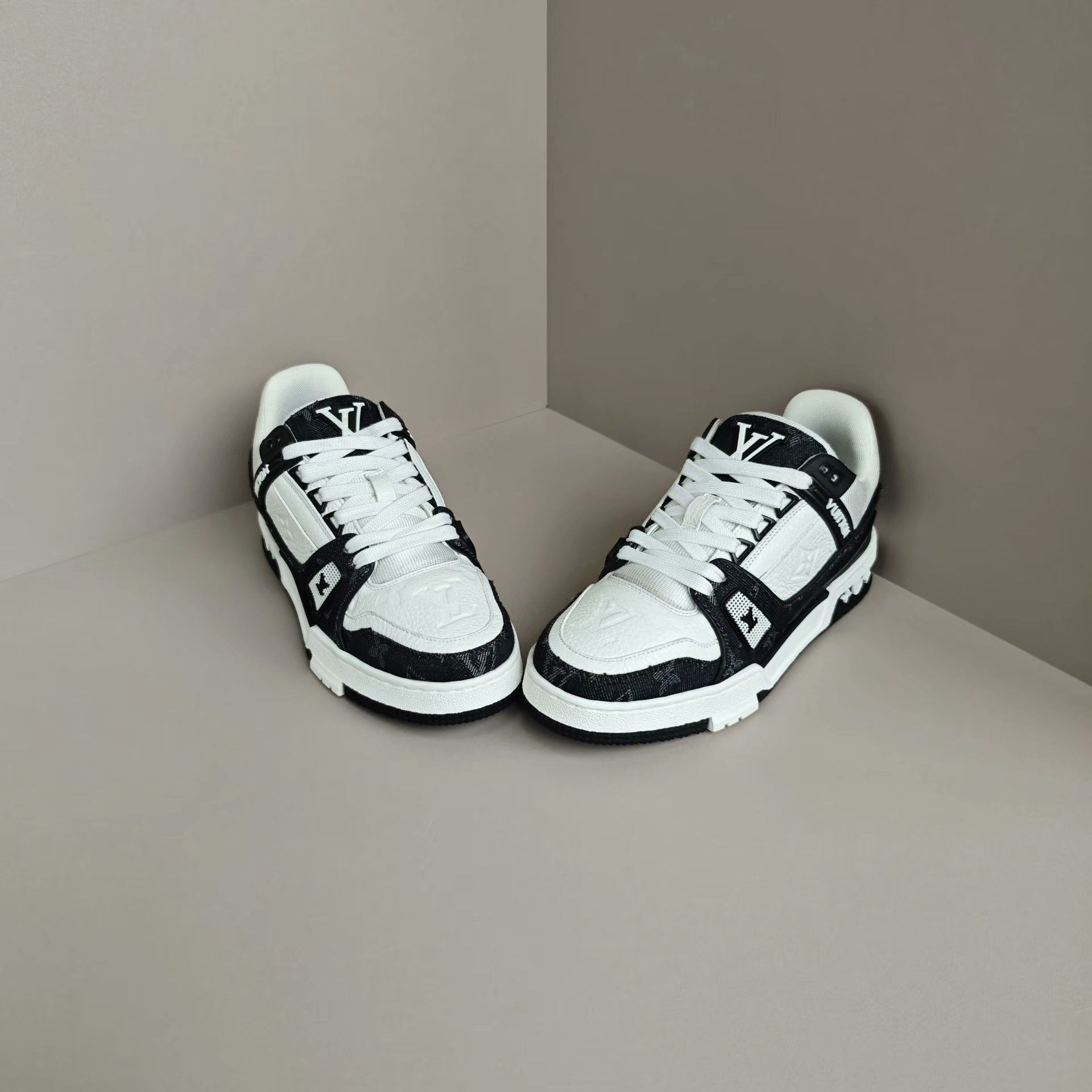 Louis Vuitton Louis Vuitton Training Denim Black Lowtop Sneakers Women Size US 7 / IT 37 - 2 Thumbnail