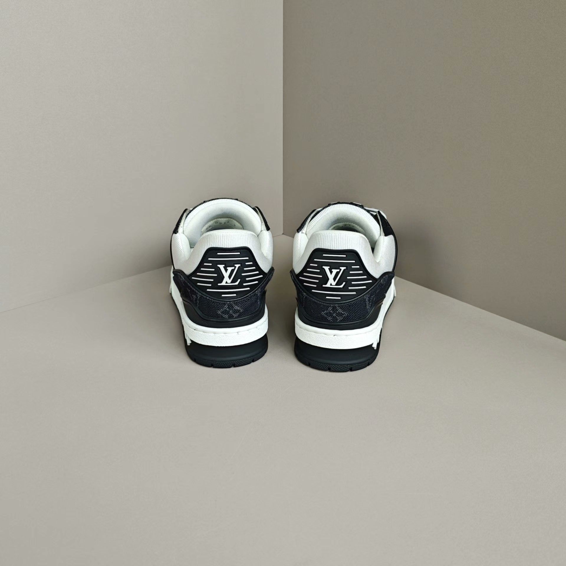 Louis Vuitton Louis Vuitton Training Denim Black Lowtop Sneakers Women Size US 7 / IT 37 - 3 Thumbnail