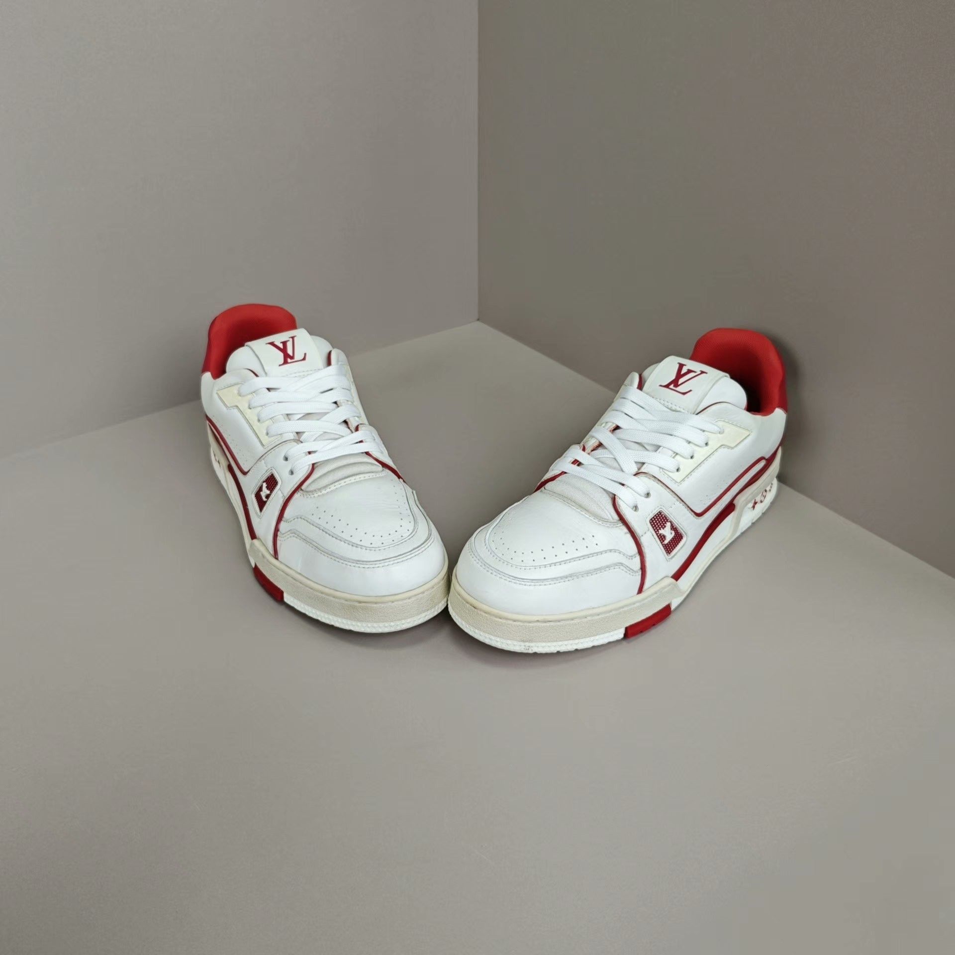 Louis Vuitton Louis Vuitton Training Red Lowtop Sneakers 9 Men Size US 9 / EU 42 - 2 Thumbnail