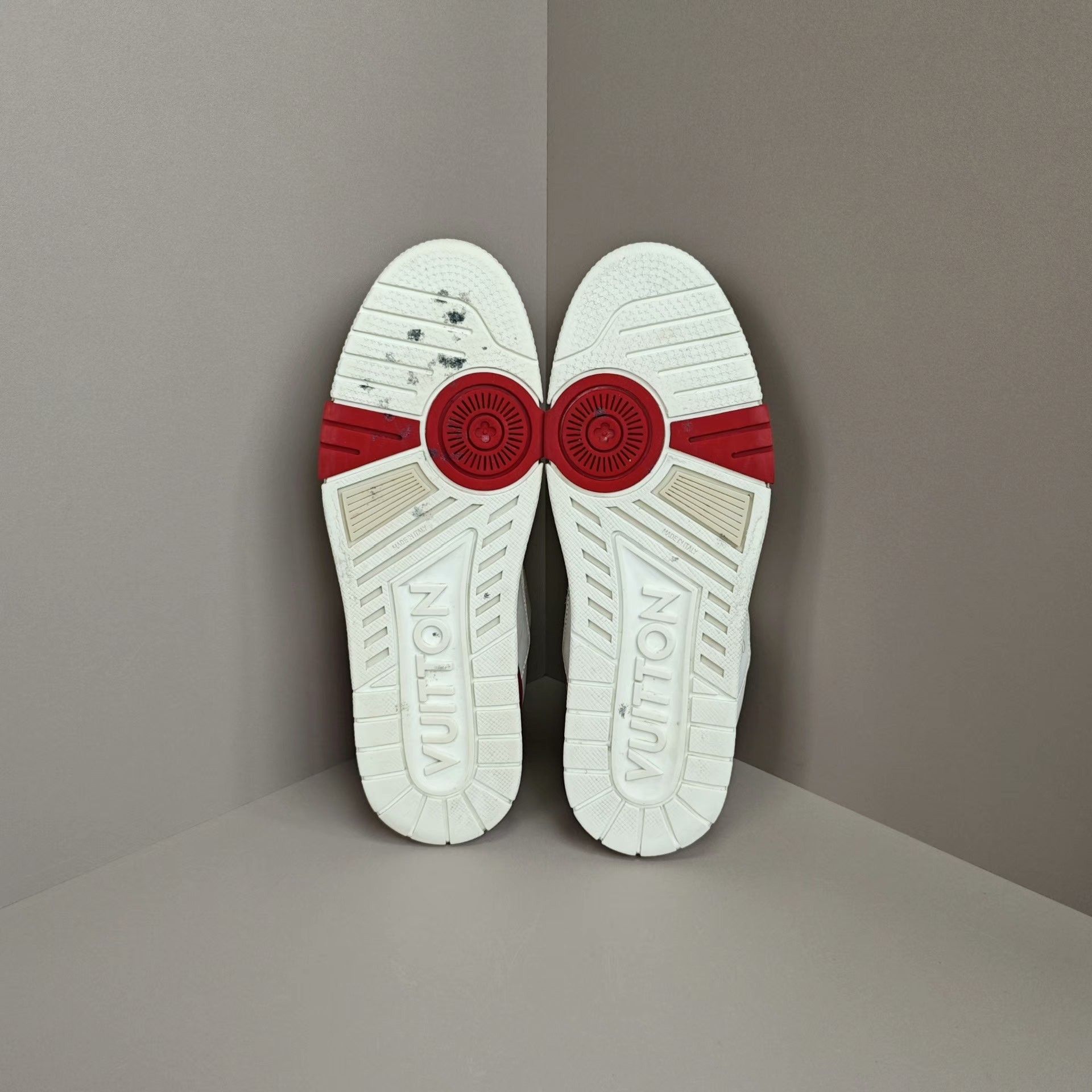 Louis Vuitton Louis Vuitton Training Red Lowtop Sneakers 9 Men Size US 9 / EU 42 - 5 Thumbnail