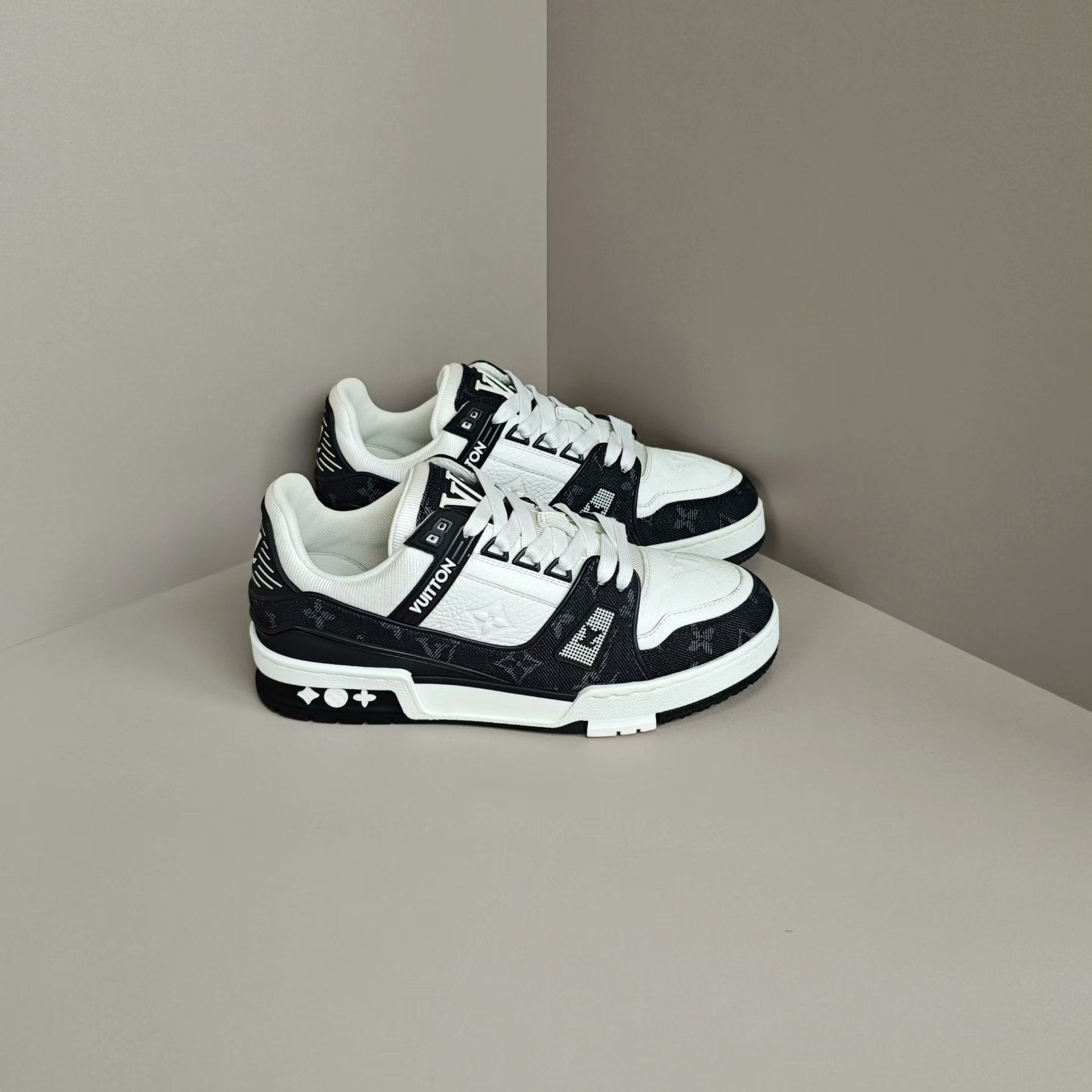 Louis Vuitton Louis Vuitton Training Denim Black Lowtop Sneakers Women Size US 7 / IT 37 - 4 Thumbnail