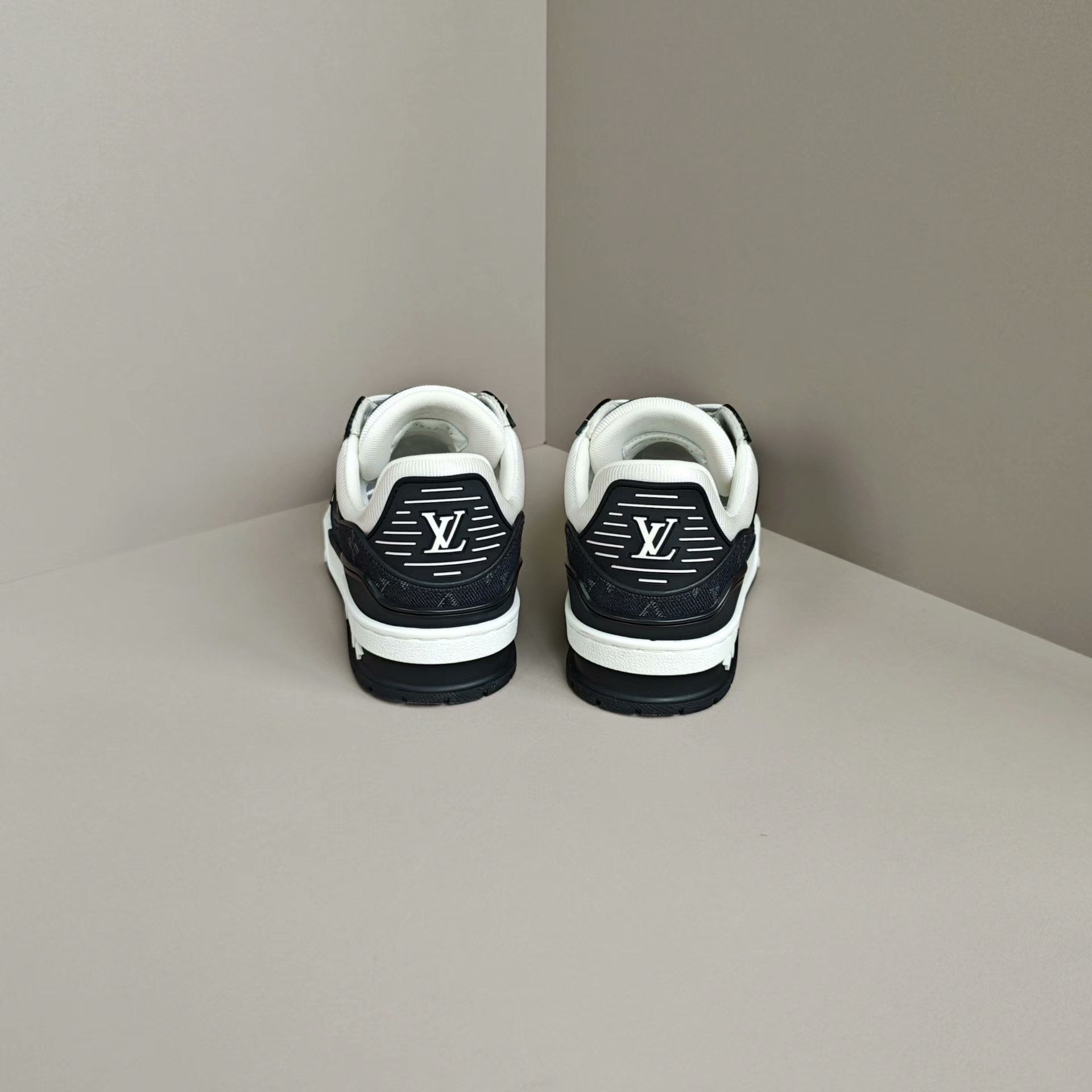 Louis Vuitton Louis Vuitton Training Denim Black Lowtop Sneakers Women Size US 7 / IT 37 - 3 Thumbnail