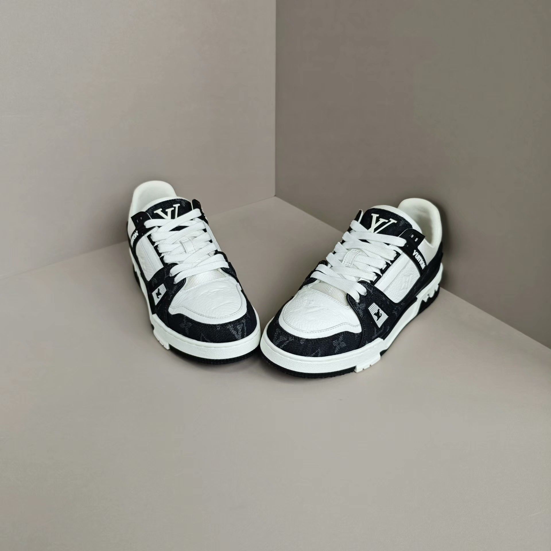 Louis Vuitton Louis Vuitton Training Denim Black Lowtop Sneakers Women Size US 7 / IT 37 - 2 Thumbnail
