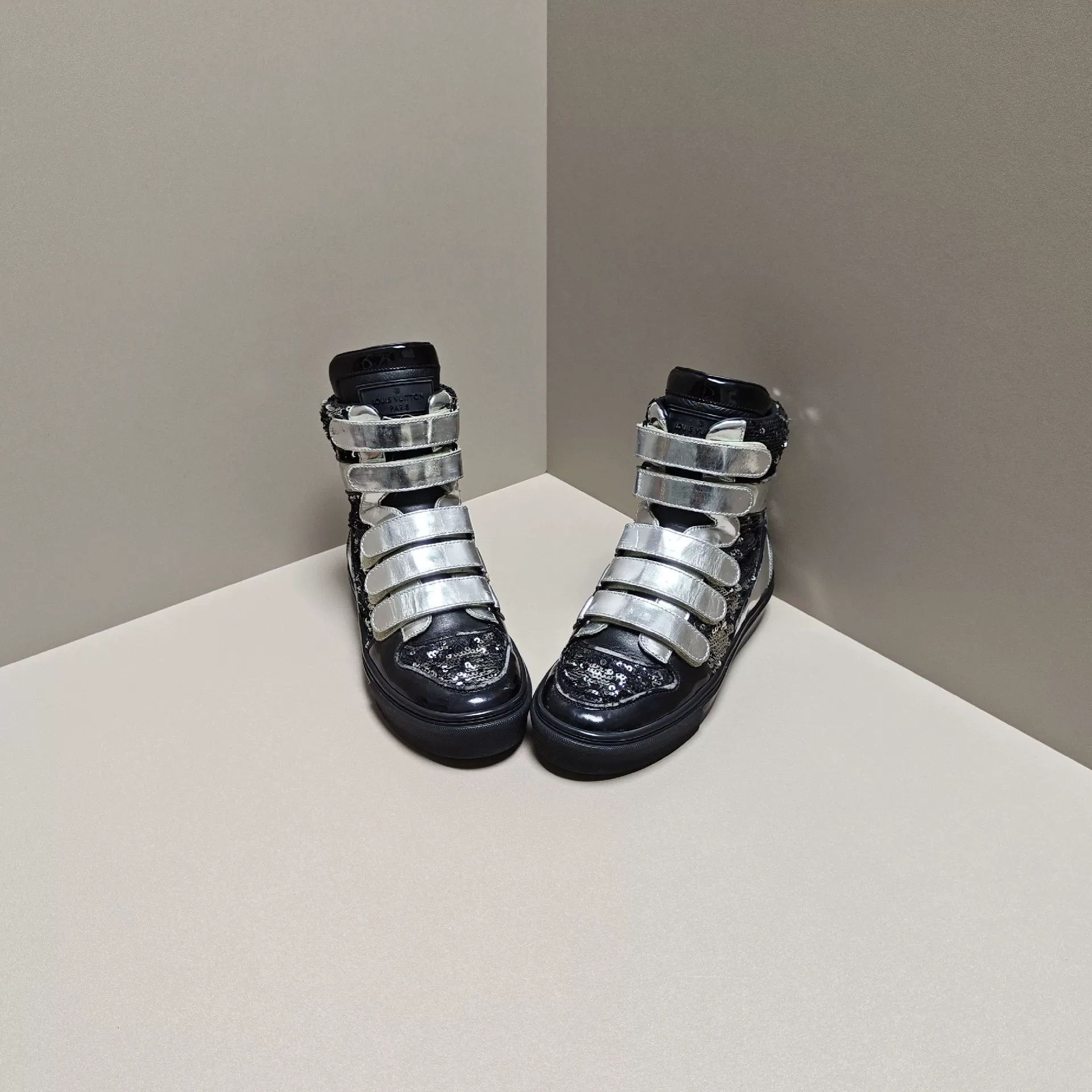Louis Vuitton Louis Vuitton Casual Hitop Sneakers us_5 Women Size US 5 / IT 35 - 2 Thumbnail
