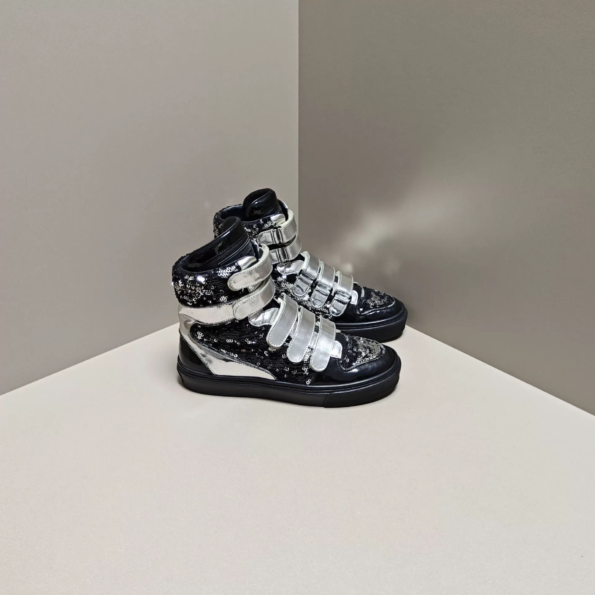 Louis Vuitton Louis Vuitton Casual Hitop Sneakers us_5 Women Size US 5 / IT 35 - 4 Thumbnail