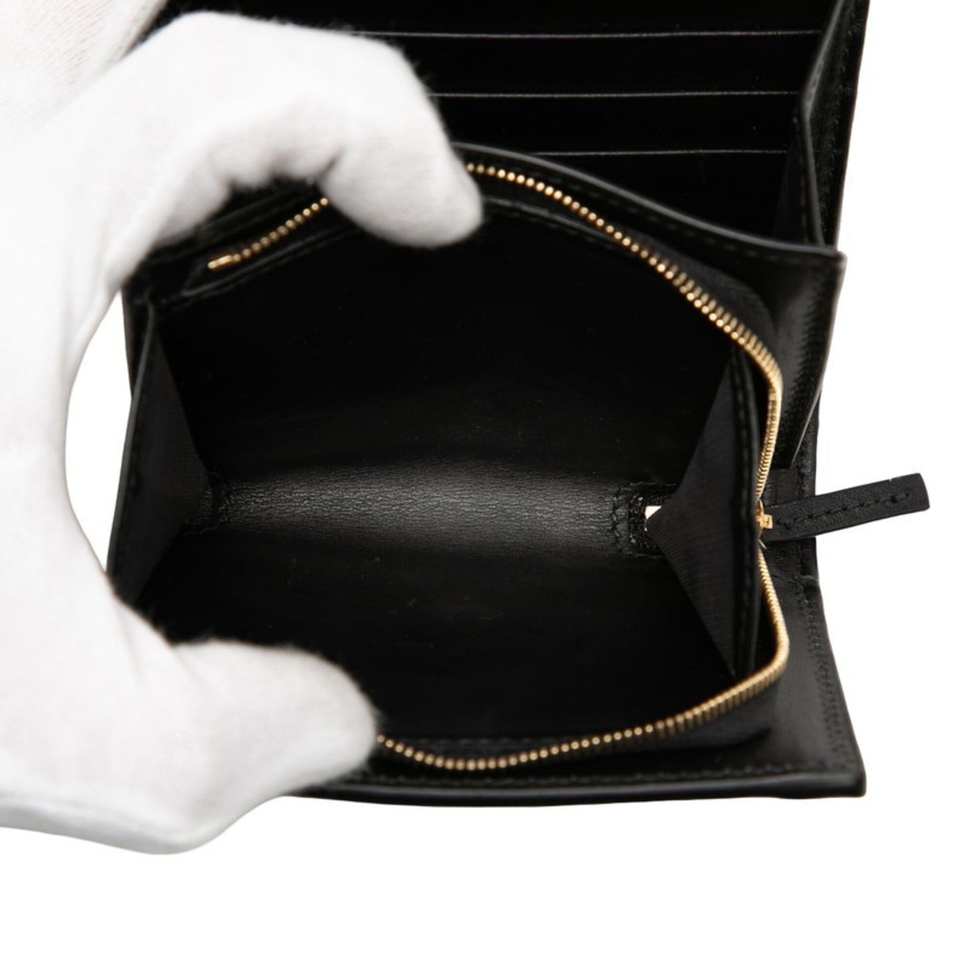 Gucci Gucci GG Matelassé Logo Bi-fold Wallet 723799 Black Leather Women's GUCCI Size ONE SIZE - 4 Thumbnail