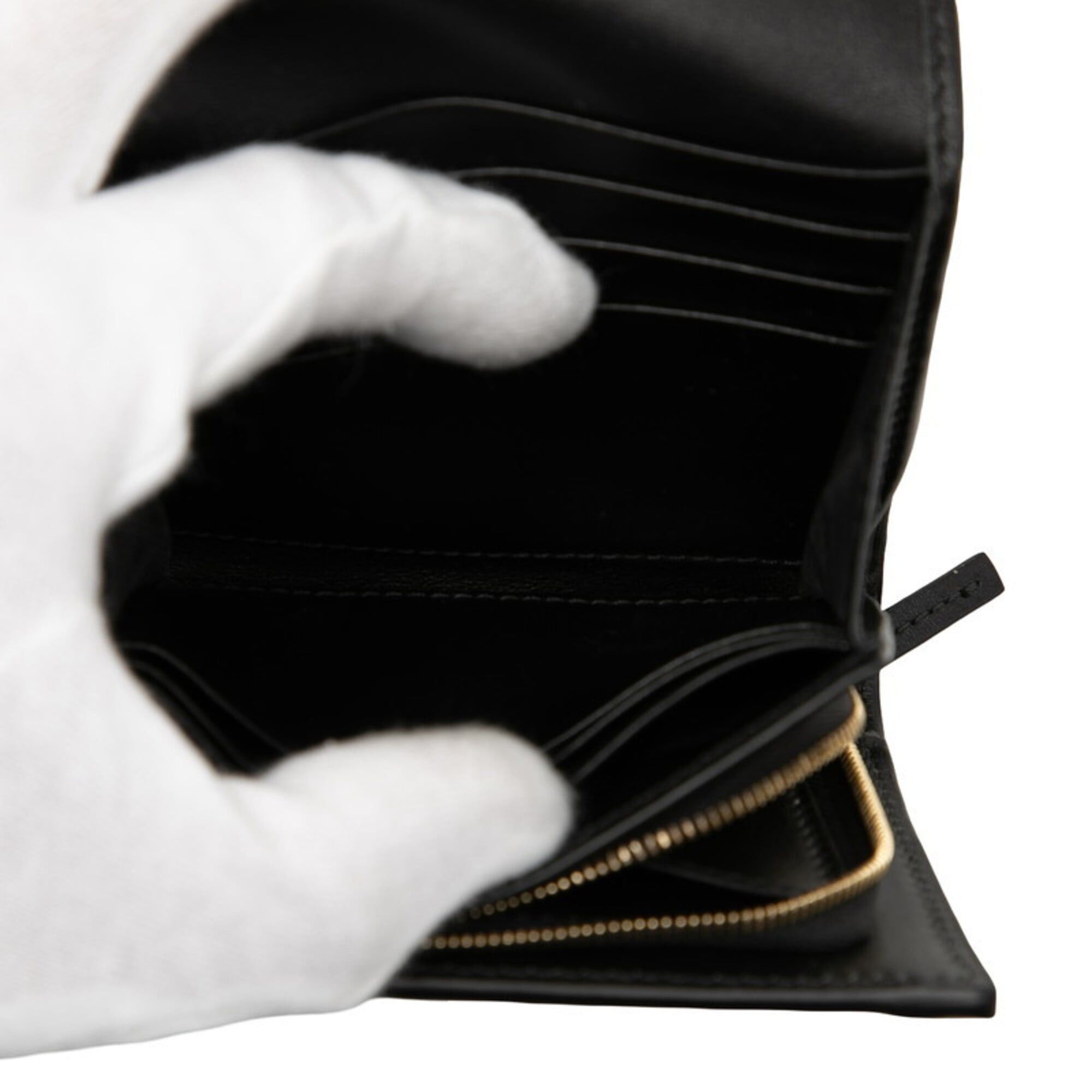 Gucci Gucci GG Matelassé Logo Bi-fold Wallet 723799 Black Leather Women's GUCCI Size ONE SIZE - 5 Thumbnail