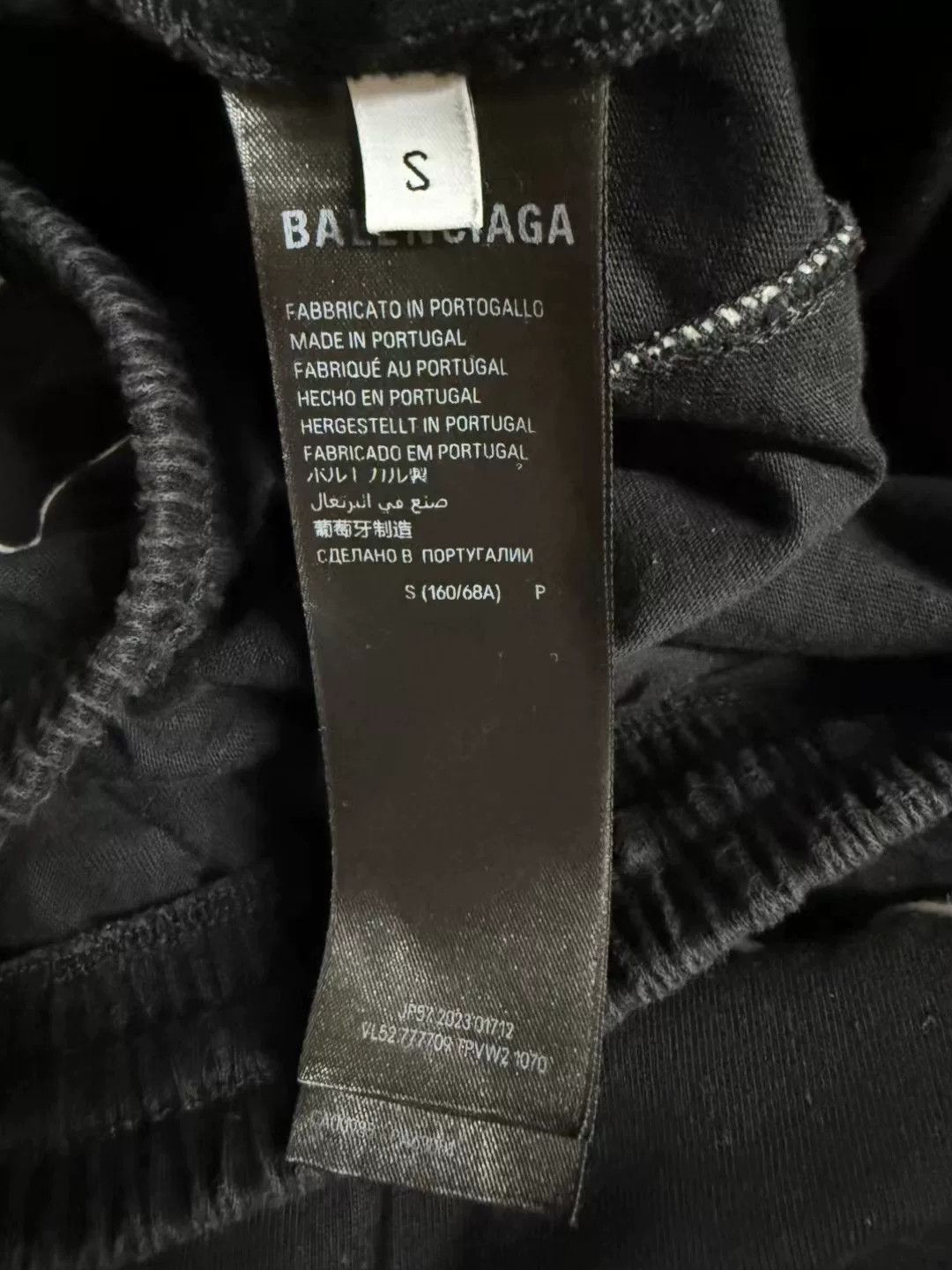 Balenciaga Balenciaga Manchester United Shorts Size US 26 / EU 42 - 4 Thumbnail