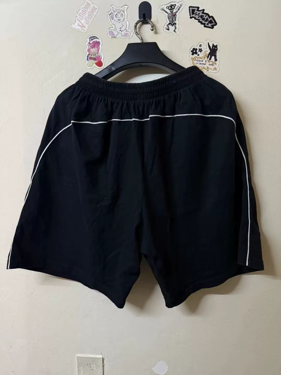Balenciaga Balenciaga Manchester United Shorts Size US 26 / EU 42 - 2 Thumbnail