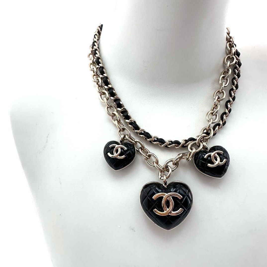 Chanel Chanel Silver Chain Black Heart Pendants Size ONE SIZE - 2 Thumbnail