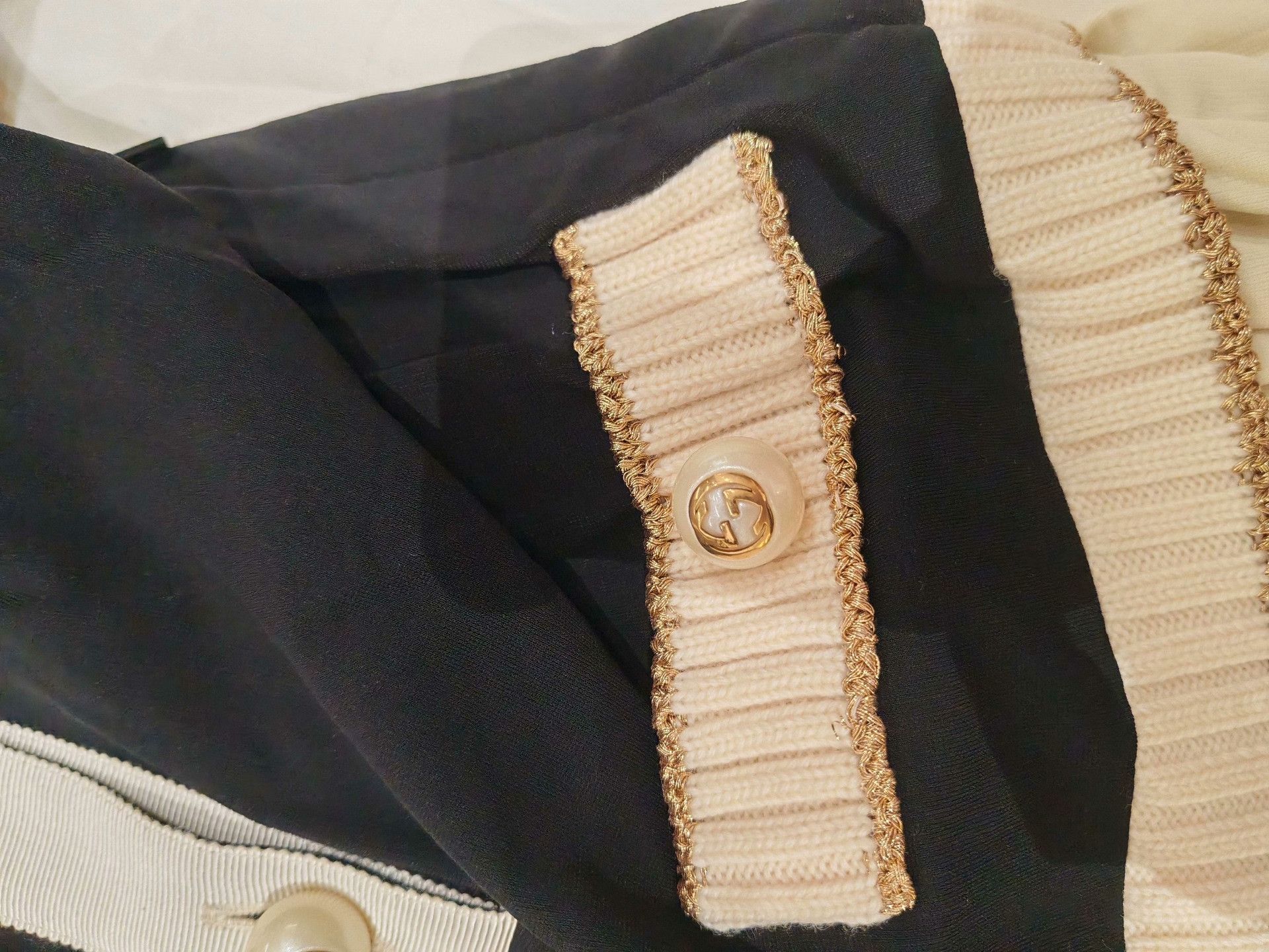 Gucci Gucci Pearl Button Dress Italy Made Size M / US 6-8 / IT 42-44 - 9 Thumbnail