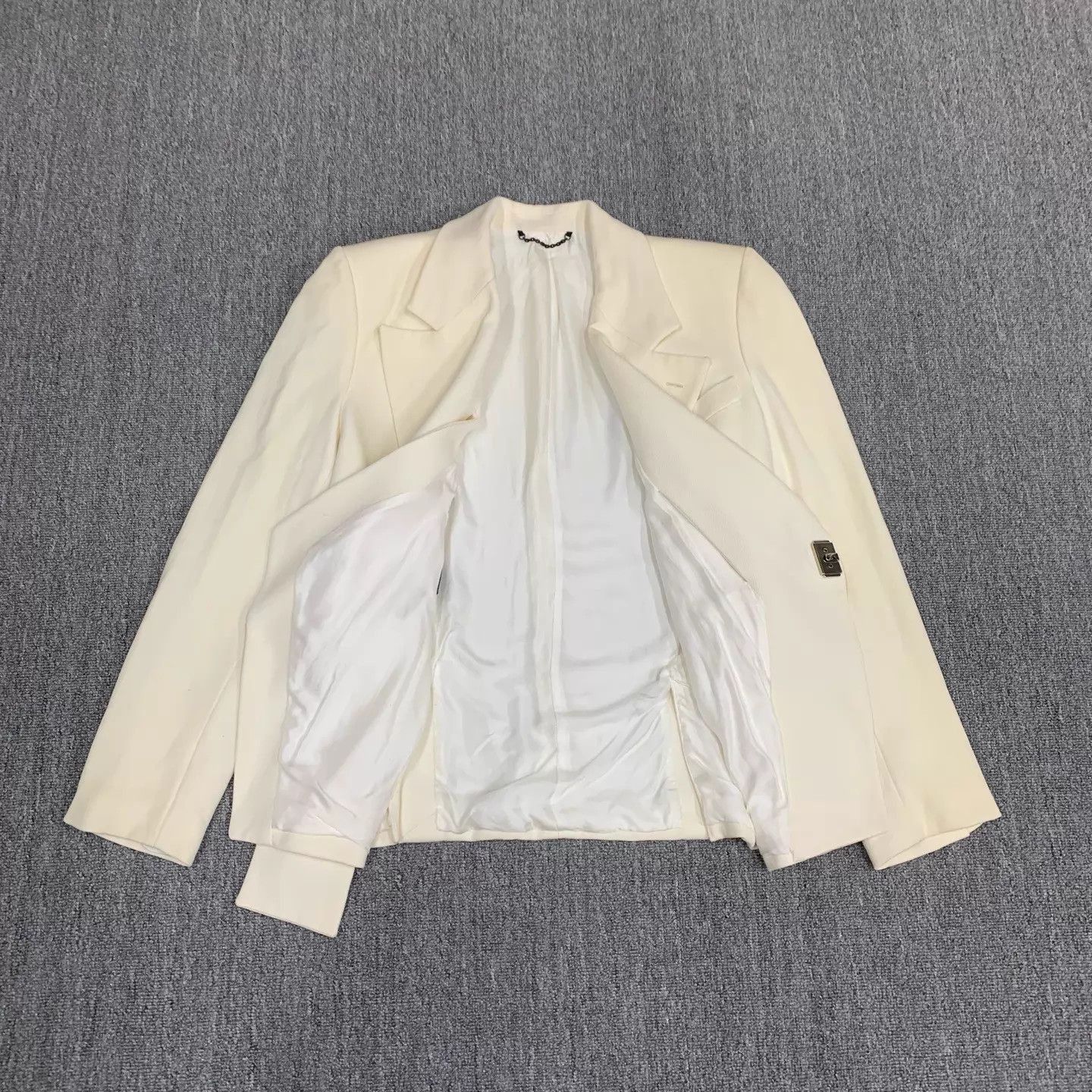 Louis Vuitton White Blazer with Decorative Button Detail Size US M / EU 48-50 / 2 - 8 Thumbnail