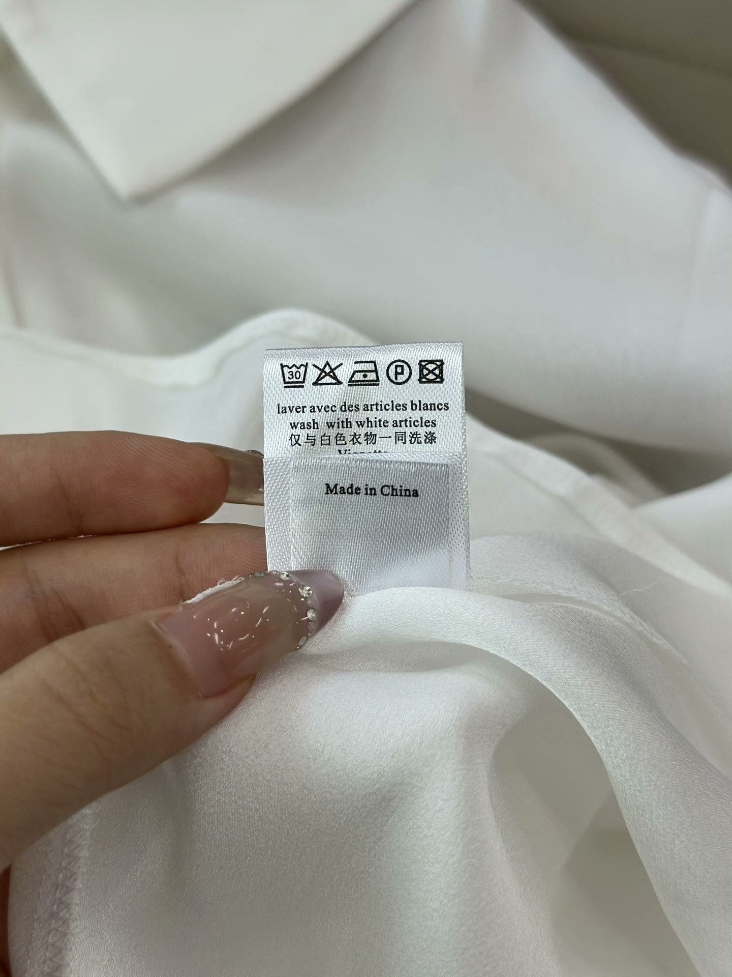 Louis Vuitton LV White Casual Shirt (No Tags) Size M / US 6-8 / IT 42-44 - 9 Thumbnail