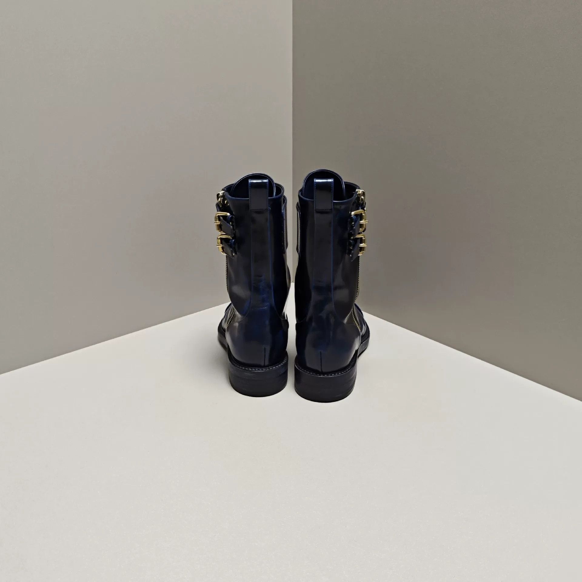 Louis Vuitton Louis Vuitton Gold Boots us_6 Women Size US 6 / IT 36 - 3 Thumbnail