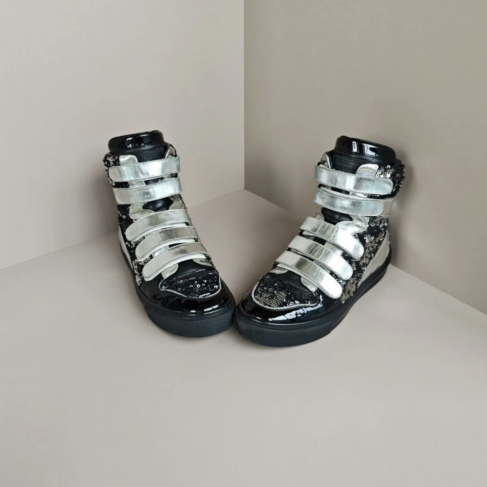 Louis Vuitton Louis Vuitton Lowtop Sneakers us_6 Women Size US 6 / IT 36 - 2 Thumbnail