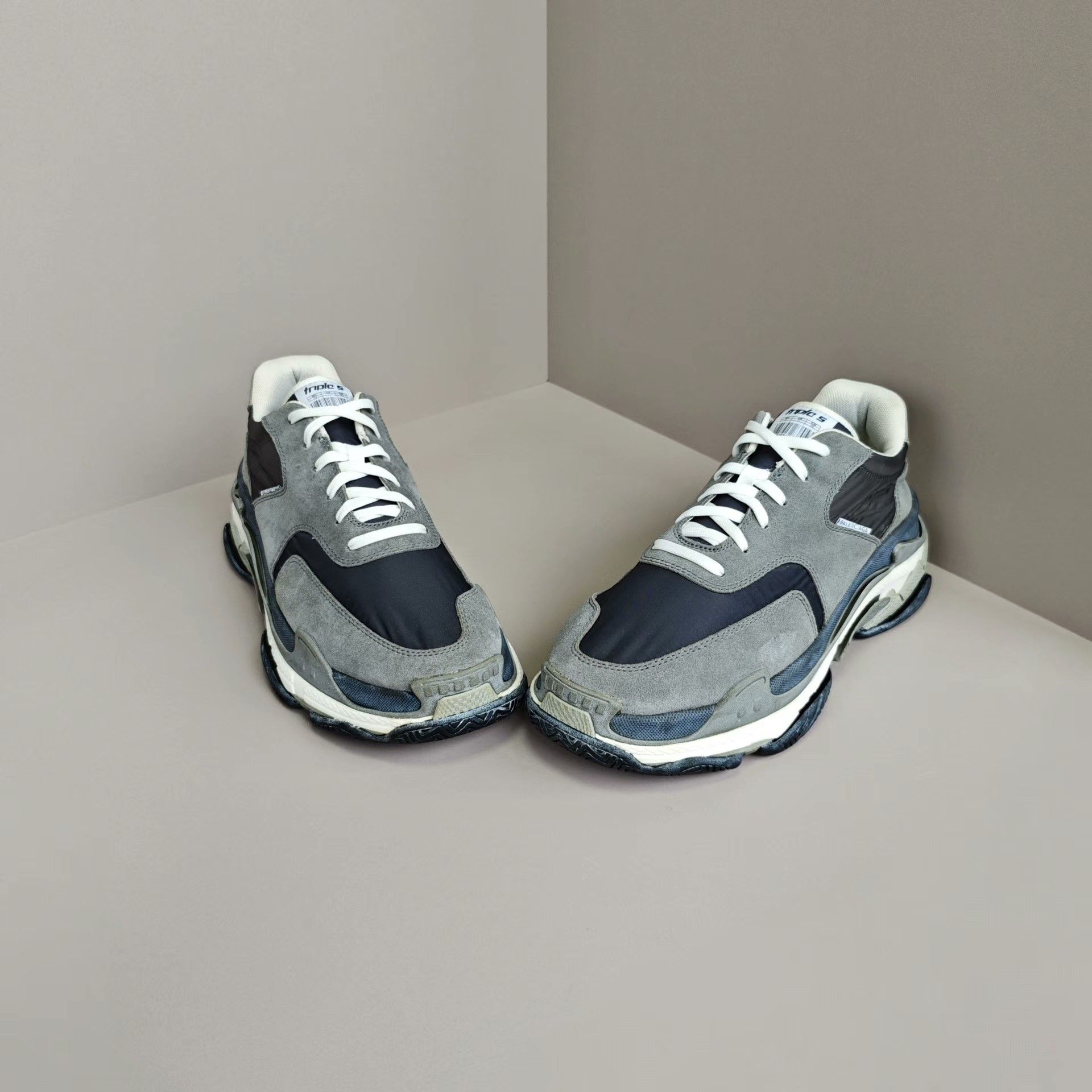 Balenciaga Balenciaga Lowtop Sneakers 11 Men Size US 11 / EU 44 - 2 Thumbnail
