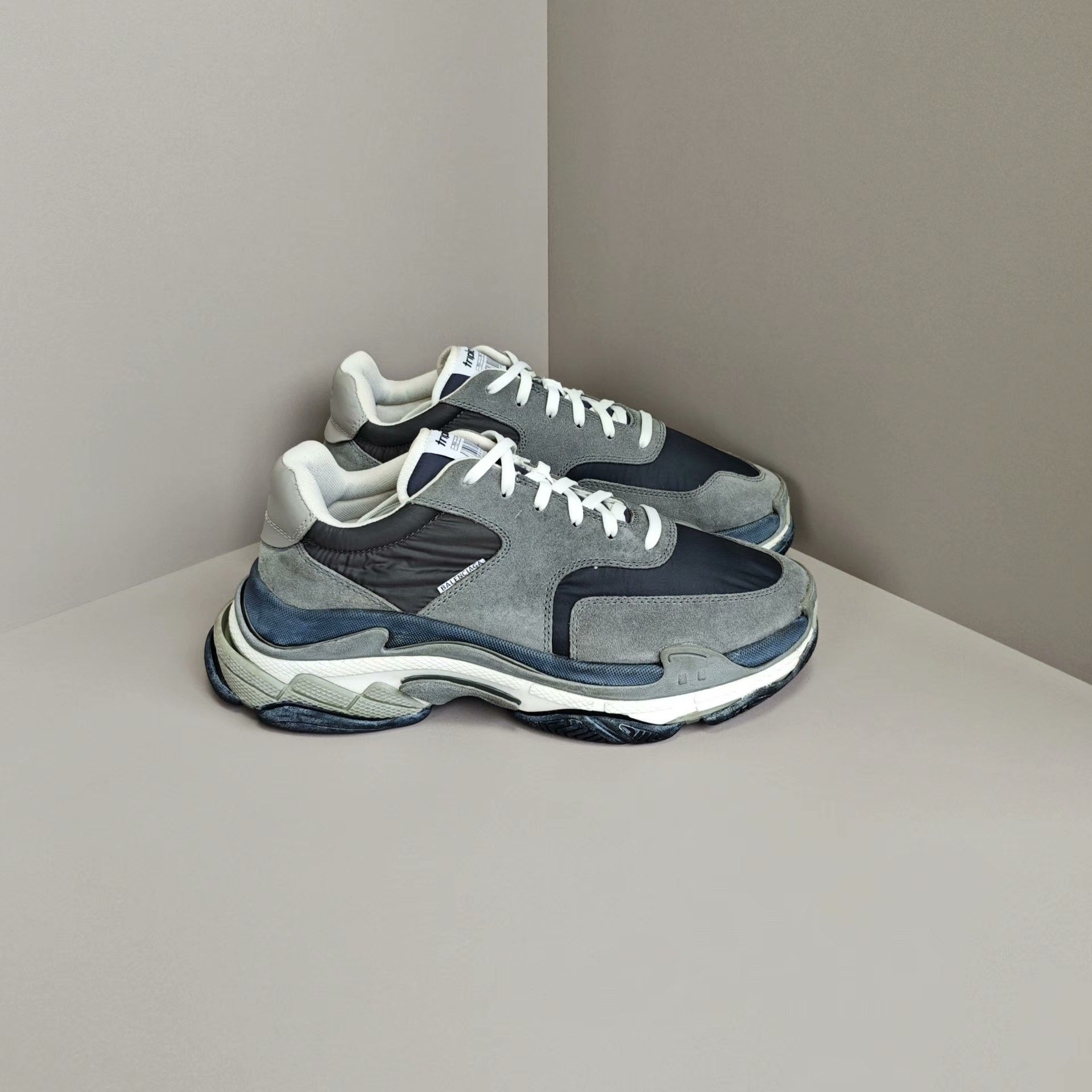 Balenciaga Balenciaga Lowtop Sneakers 11 Men Size US 11 / EU 44 - 4 Thumbnail