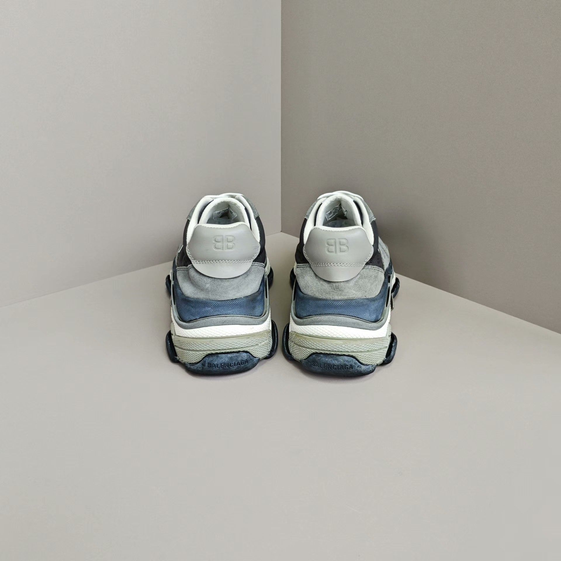 Balenciaga Balenciaga Lowtop Sneakers 11 Men Size US 11 / EU 44 - 3 Thumbnail