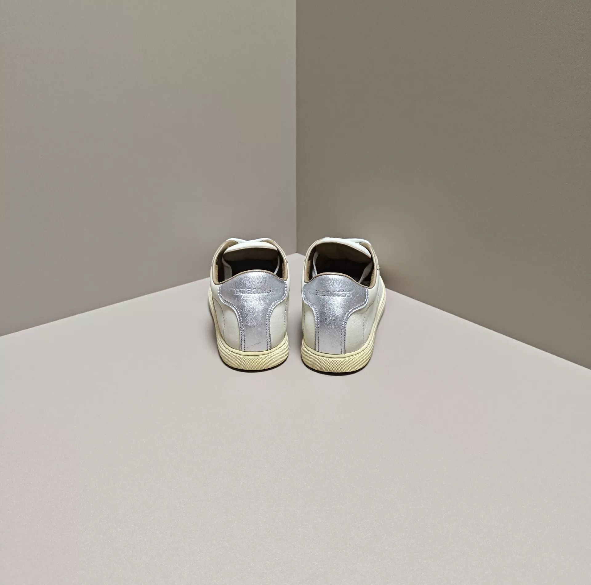 Hermes Hermes Silver Lowtop Sneakers us_6 Women Size US 6 / IT 36 - 3 Thumbnail
