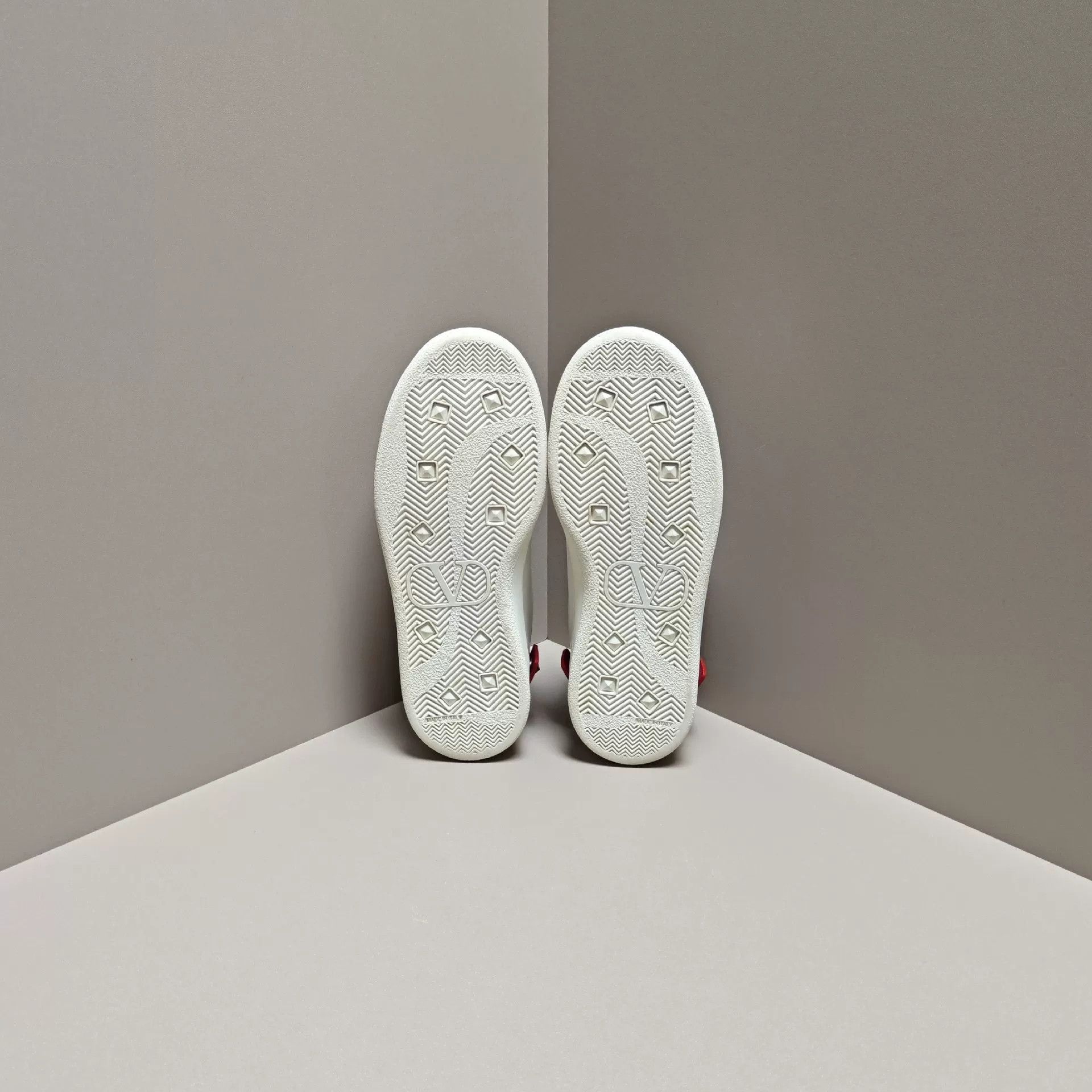 Valentino Valentino Lowtop Sneakers us_5 Women Size US 5 / IT 35 - 5 Thumbnail