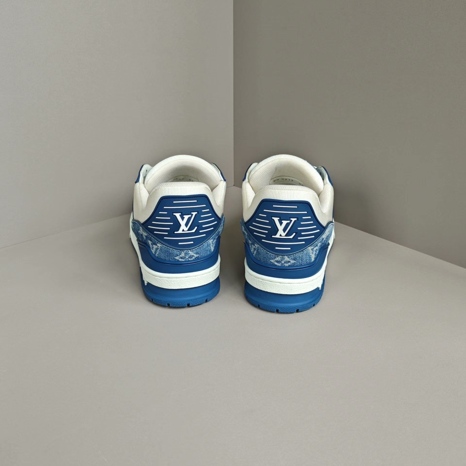 Louis Vuitton Louis Vuitton Training Denim Blue Lowtop Sneakers 10 Men Size US 10 / EU 43 - 3 Thumbnail