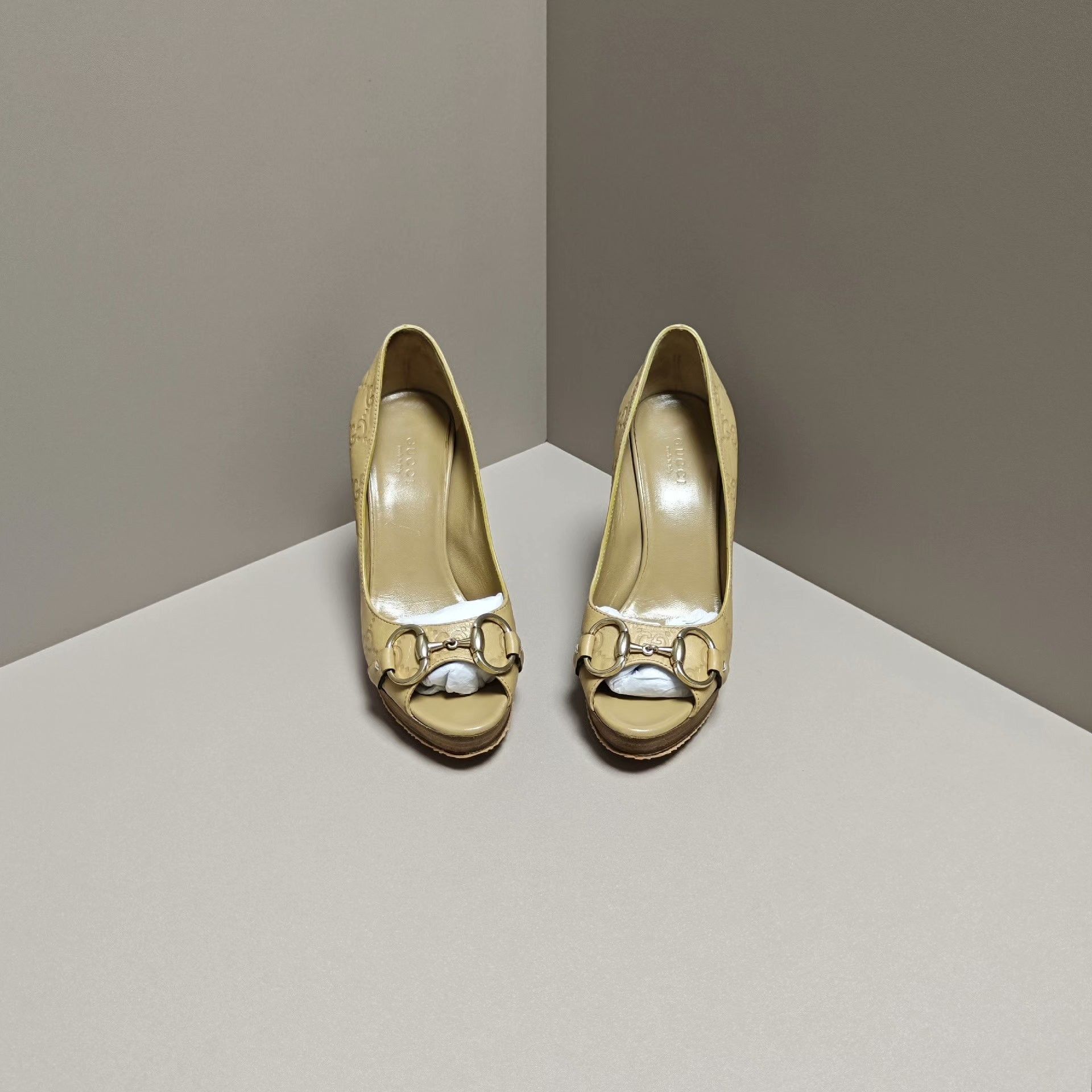 Gucci Gucci Lowtop Sneakers us_5 Women Size US 5 / IT 35 - 2 Thumbnail