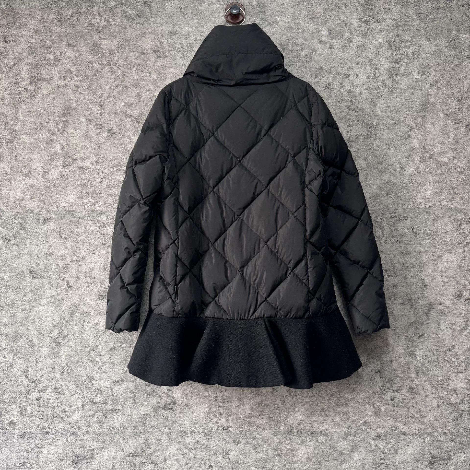 Moncler Moncler Down Down Jacket us_0 Women Size XS / US 0-2 / IT 36-38 - 2 Thumbnail