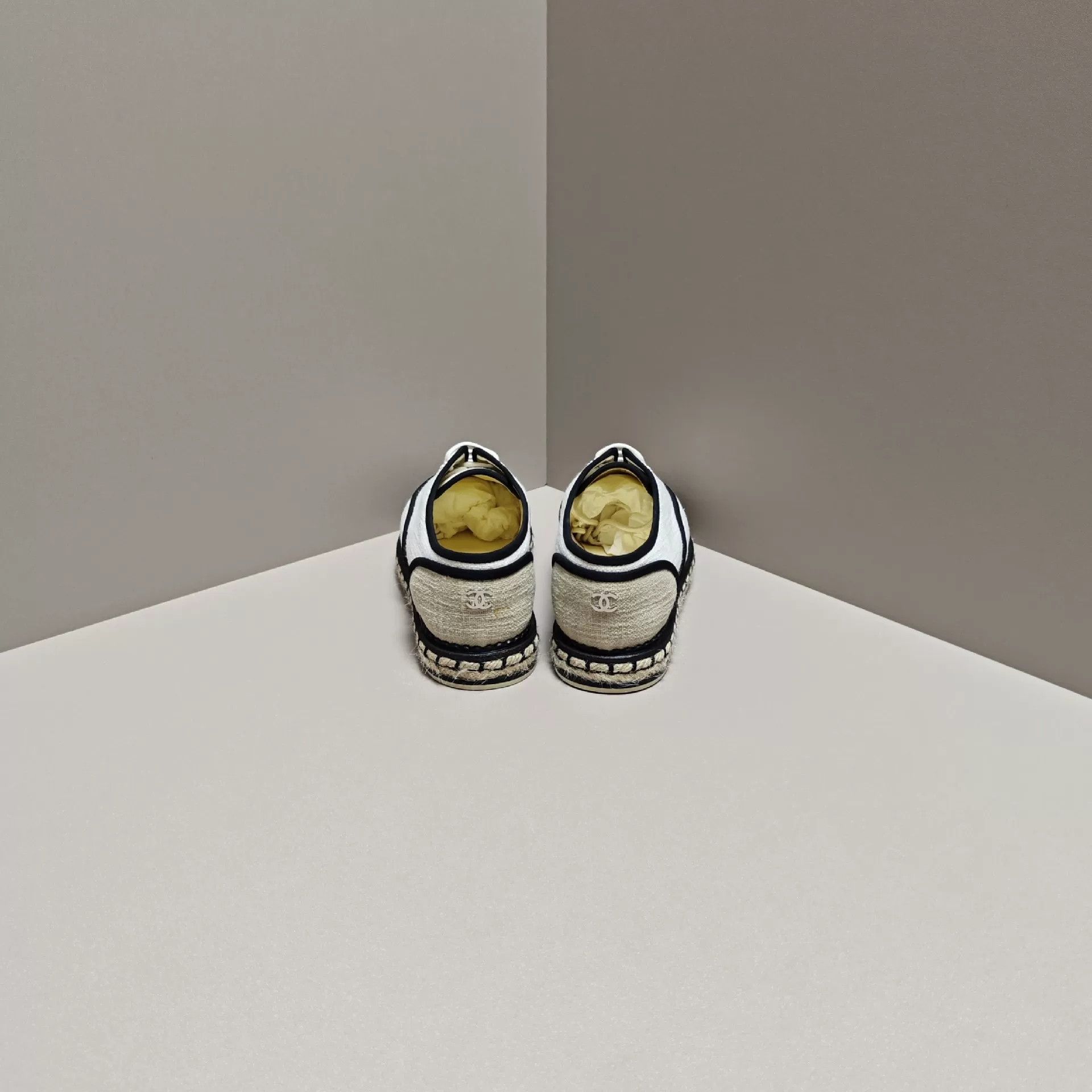 Chanel Chanel Canvas Lowtop Sneakers us_5 Women Size US 5 / IT 35 - 3 Thumbnail