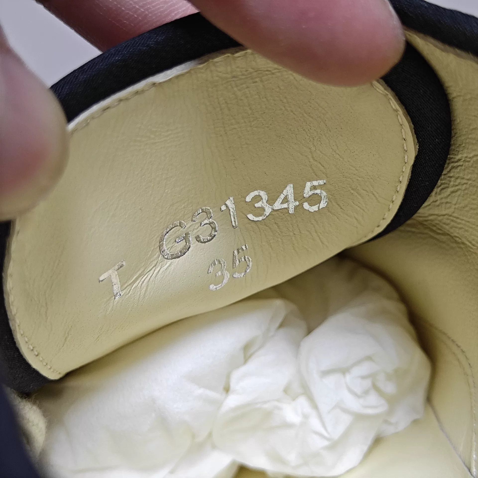 Chanel Chanel Canvas Lowtop Sneakers us_5 Women Size US 5 / IT 35 - 6 Thumbnail