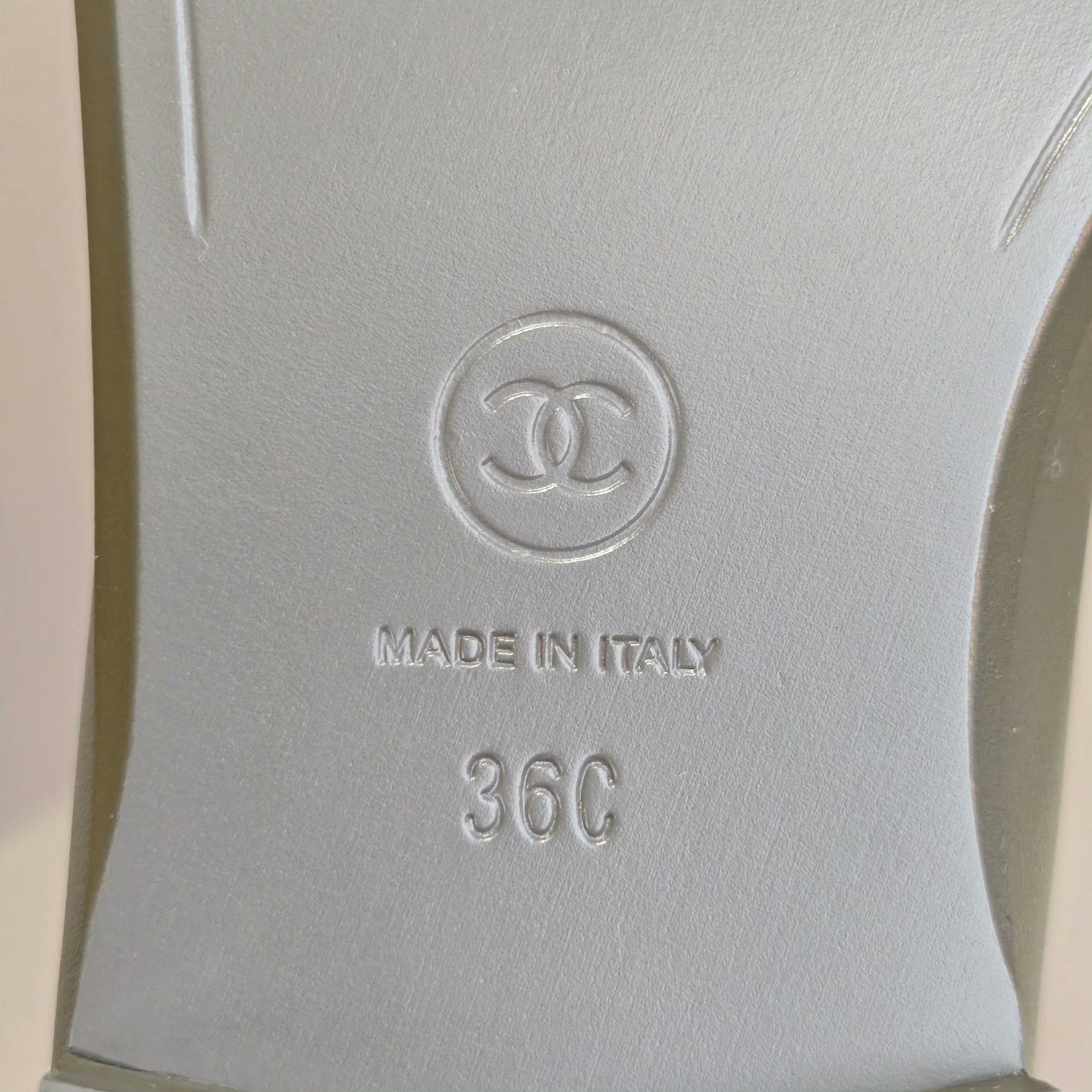 Chanel Chanel Lowtop Sneakers us_6 Women Size US 6 / IT 36 - 6 Thumbnail