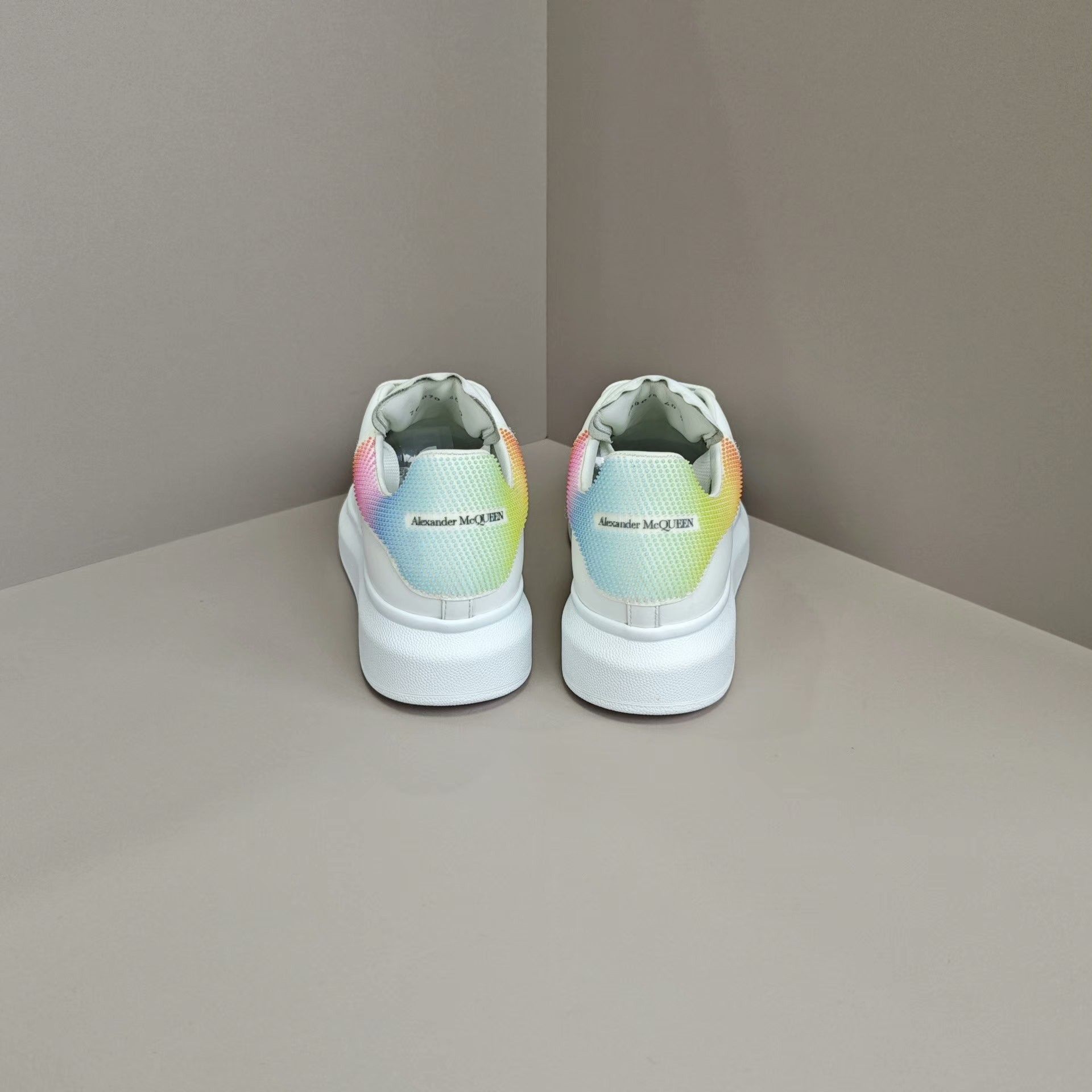 Alexander McQueen Alexander McQueen White Lowtop Sneakers us_10 Women Size US 10 / IT 40 - 3 Thumbnail