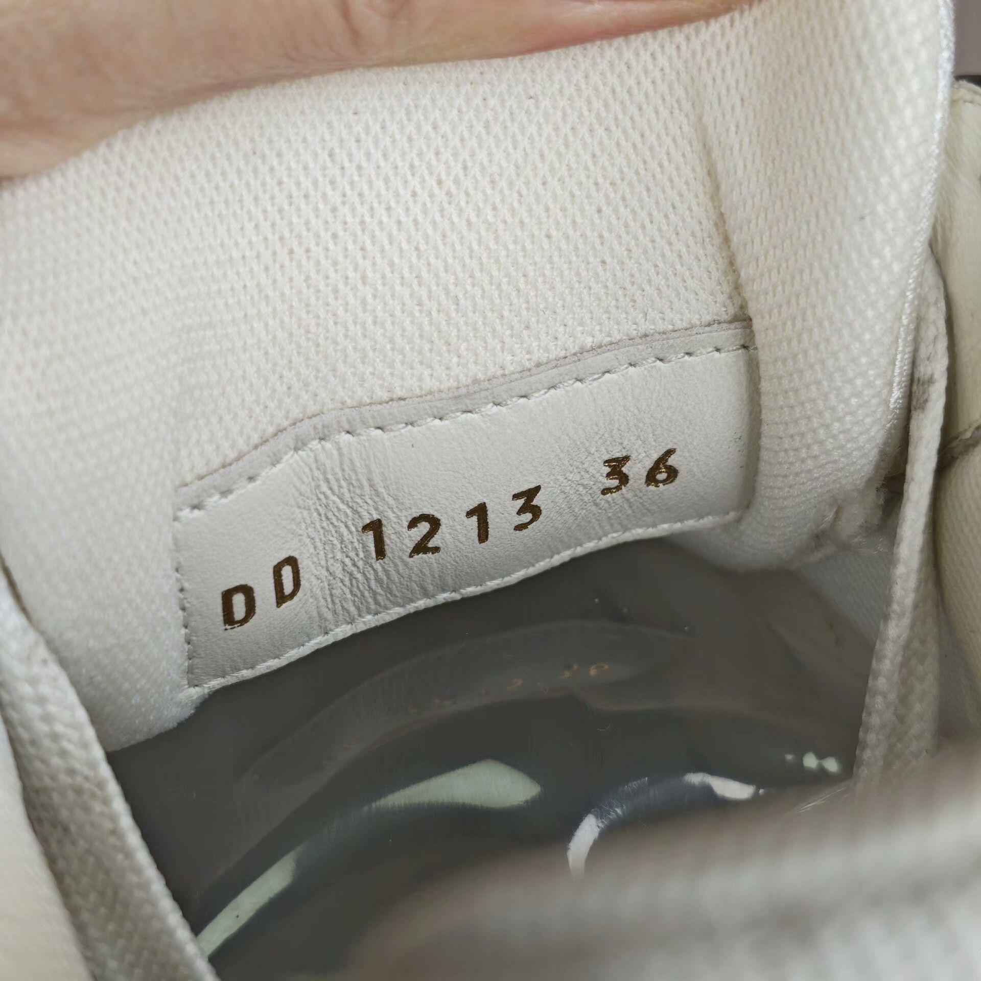 Louis Vuitton Louis Vuitton Denim Black Lowtop Sneakers us_6 Women Size US 6 / IT 36 - 6 Thumbnail