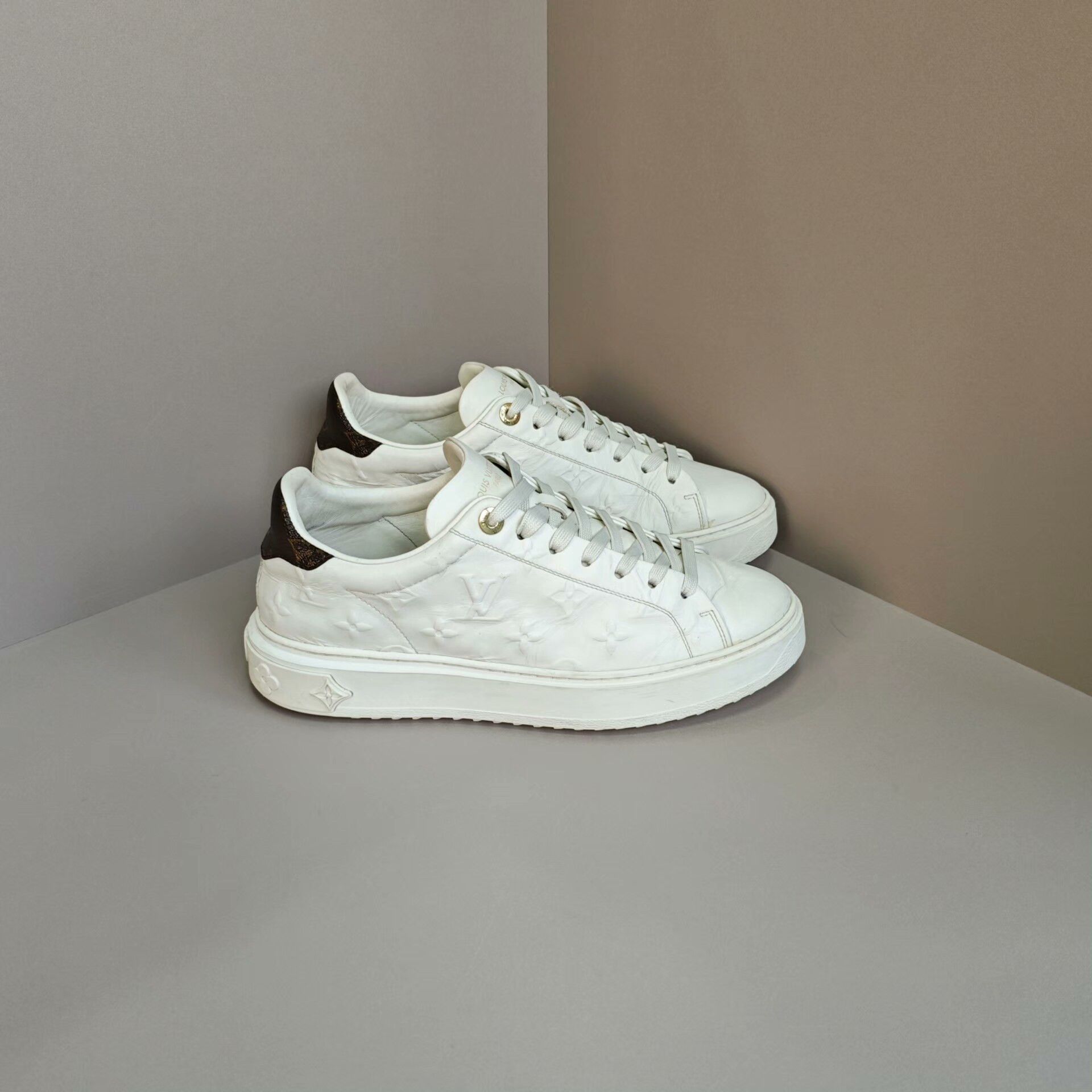 Louis Vuitton Louis Vuitton Lowtop Sneakers us_8 Women Size US 8 / IT 38 - 4 Thumbnail