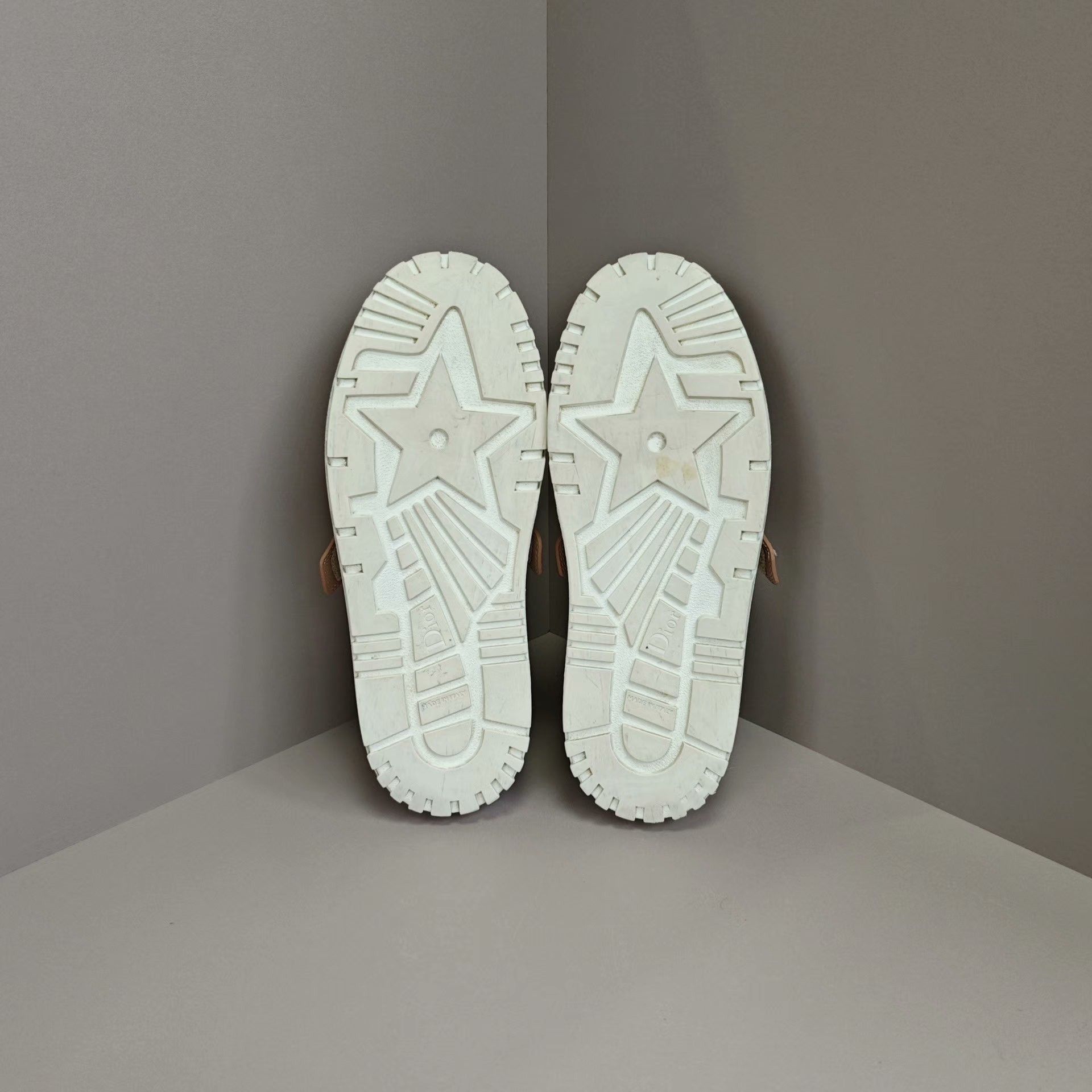 Dior Dior Lowtop Sneakers us_7 Women Size US 7 / IT 37 - 5 Thumbnail