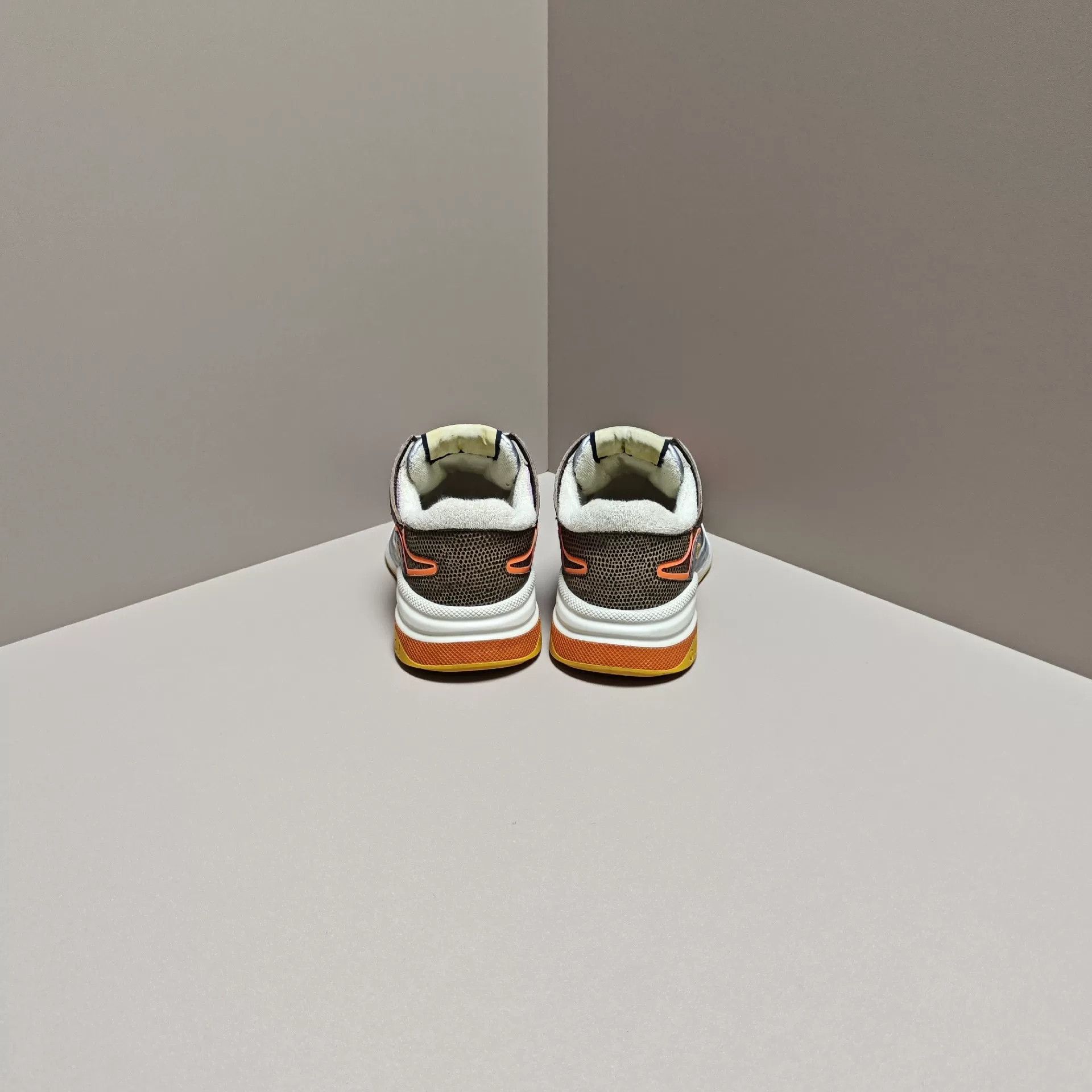 Gucci Gucci Casual Lowtop Sneakers us_6 Women Size US 6 / IT 36 - 3 Thumbnail