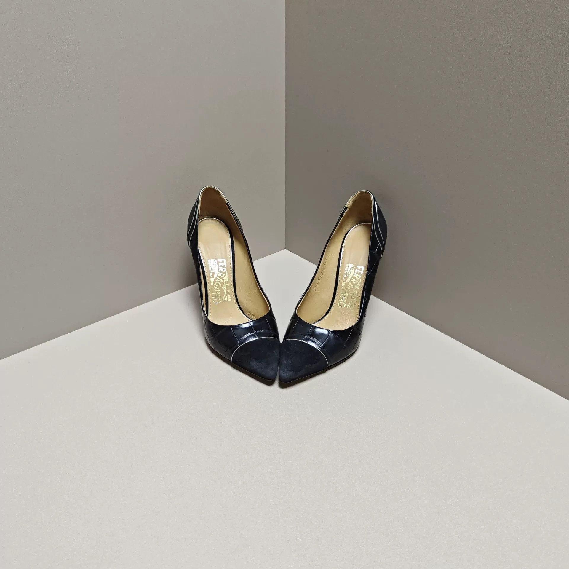 Salvatore Ferragamo Salvatore Ferragamo Hitop Sneakers us_6 Women Size US 6 / IT 36 - 2 Thumbnail
