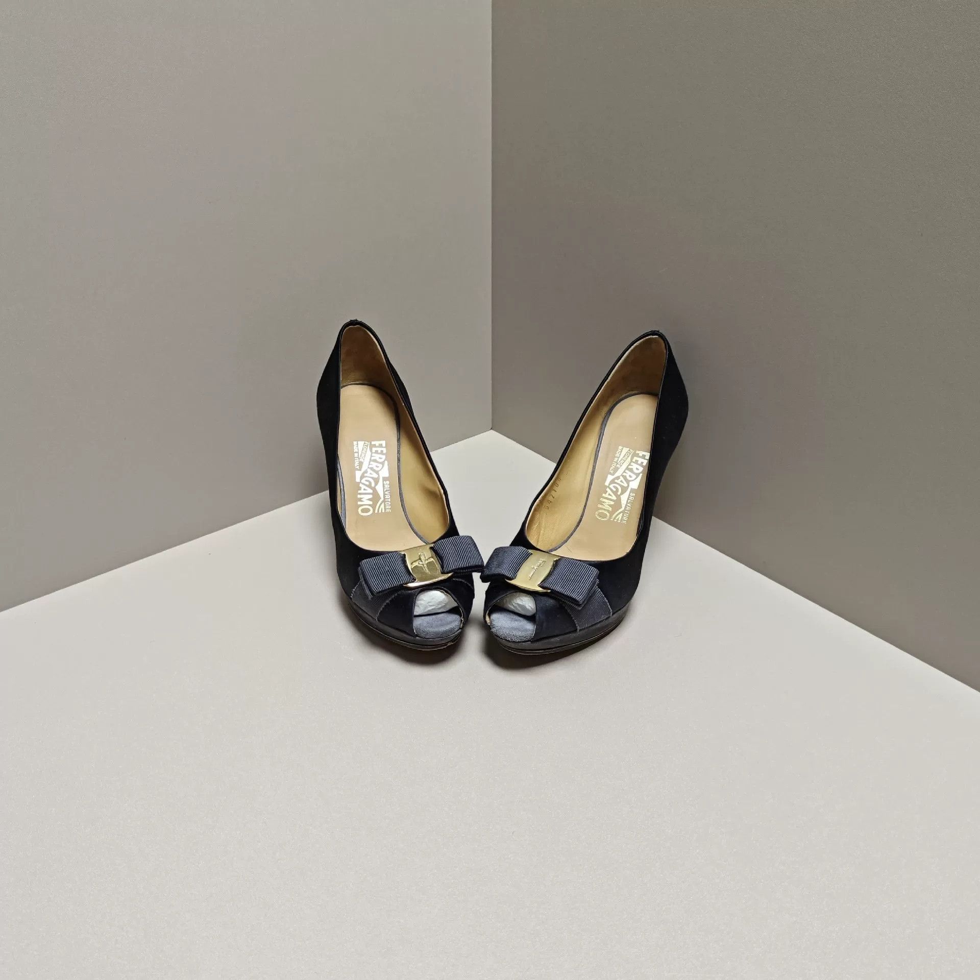 Salvatore Ferragamo Salvatore Ferragamo Lowtop Sneakers us_6 Women Size US 6 / IT 36 - 2 Thumbnail